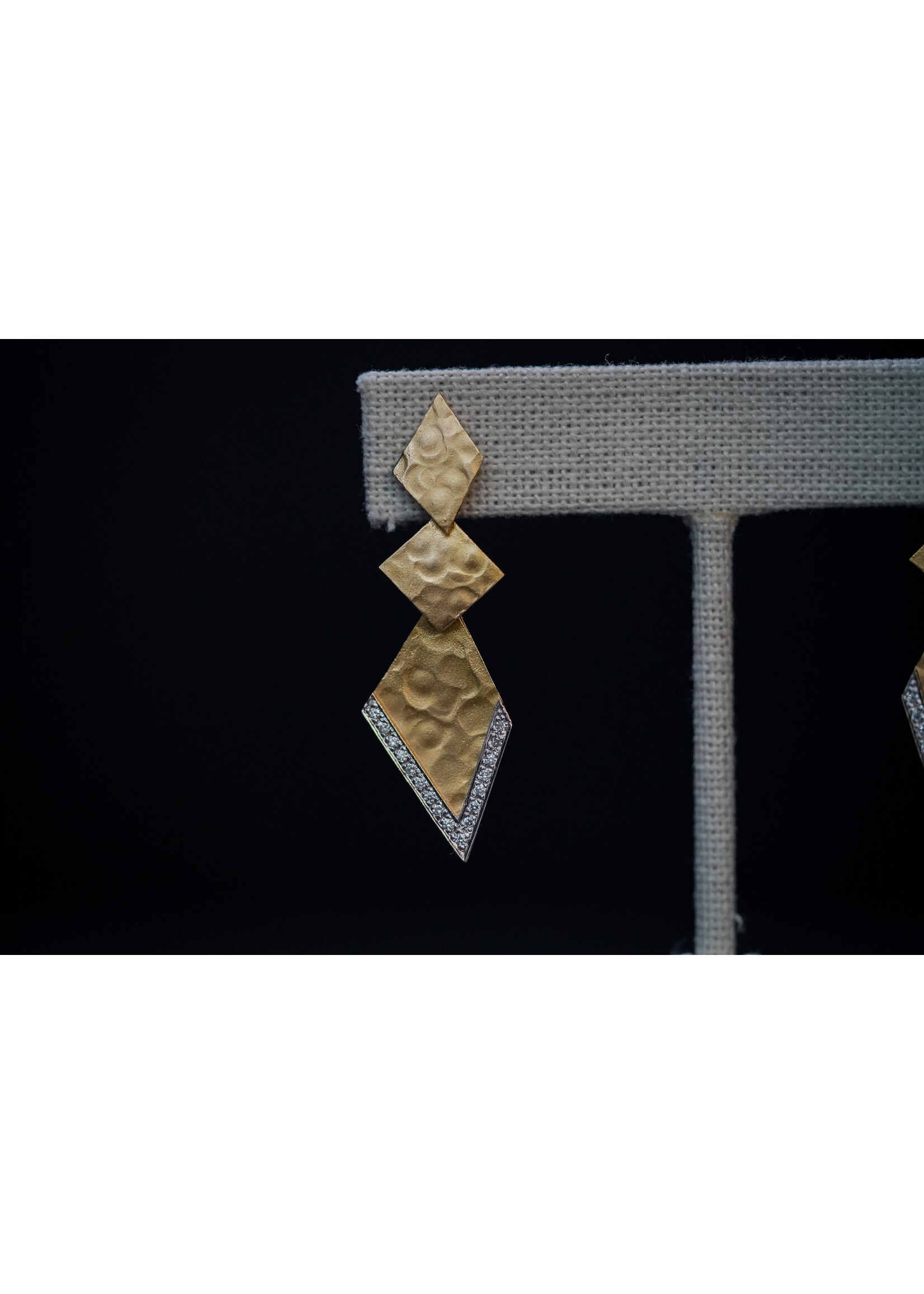18KWY 5.20g .32ctw Diamond Geometric Dangle Earrings