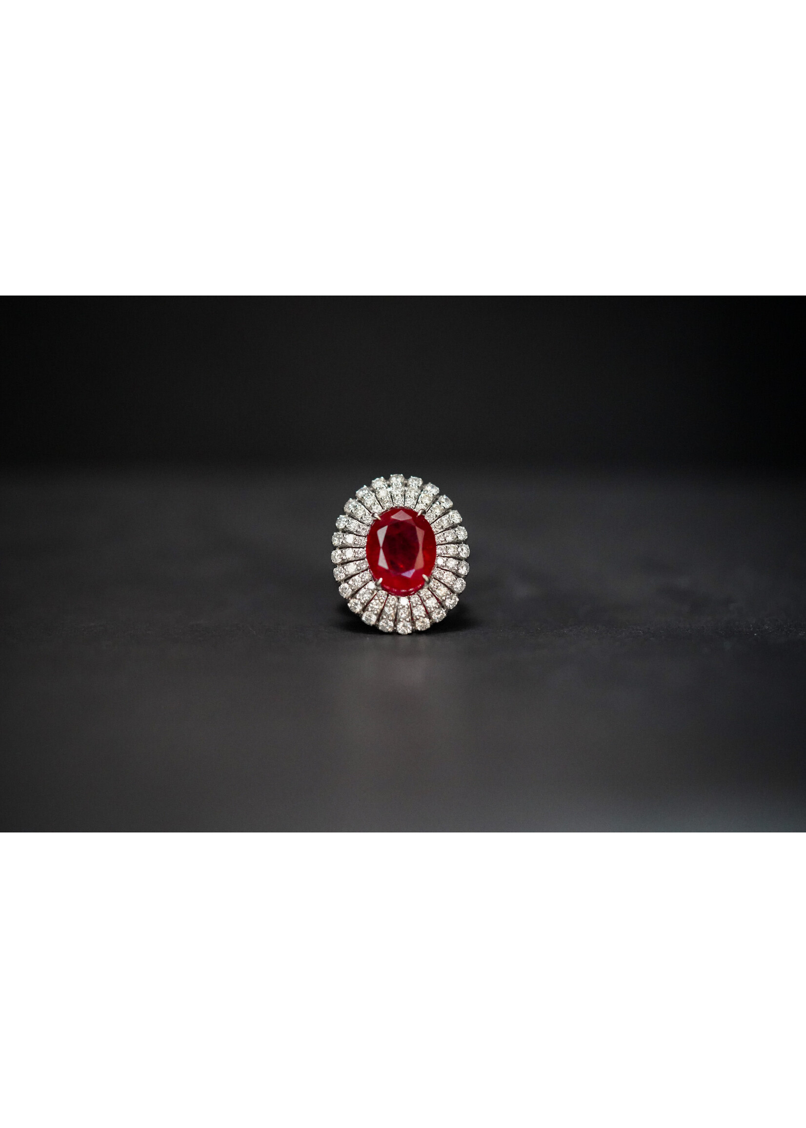 14KW 11.7g 12.81ctw (10.69ctr) Glass Filled Ruby & Diamond Fashion Ring (size 6.5)