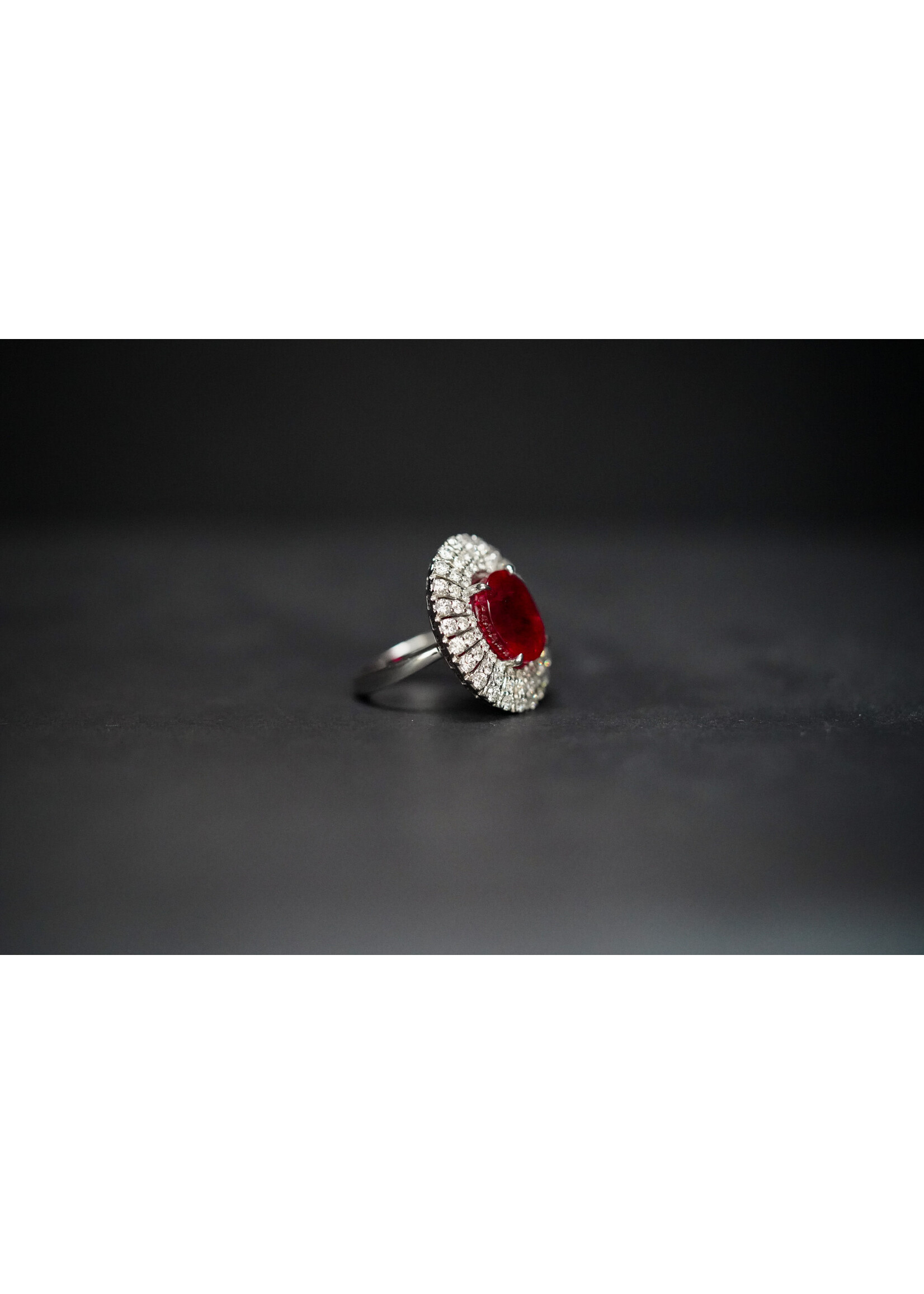 14KW 11.7g 12.81ctw (10.69ctr) Glass Filled Ruby & Diamond Fashion Ring (size 6.5)
