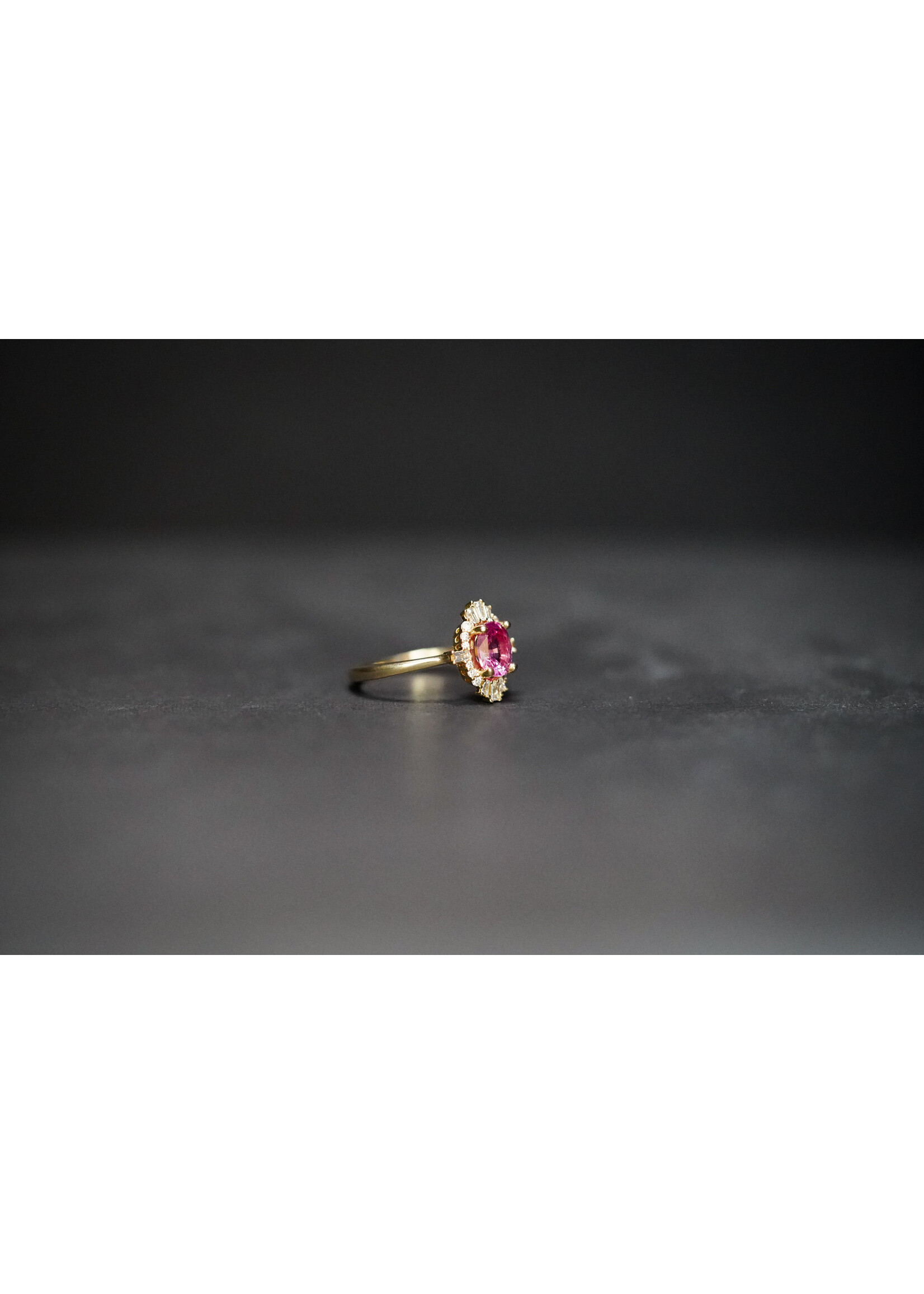 14KY 3.27g 1.75ctw (1.53ctr) Pink Oval Sapphire & Diamond Fashion Ring (size 7)