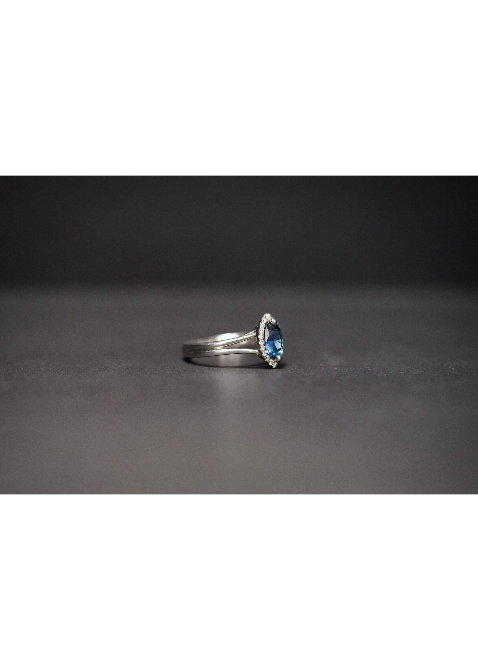 14KW 3.6g 1.80ctw (1.57ctr) Sapphire & Diamond Halo Ring (size 6.75)