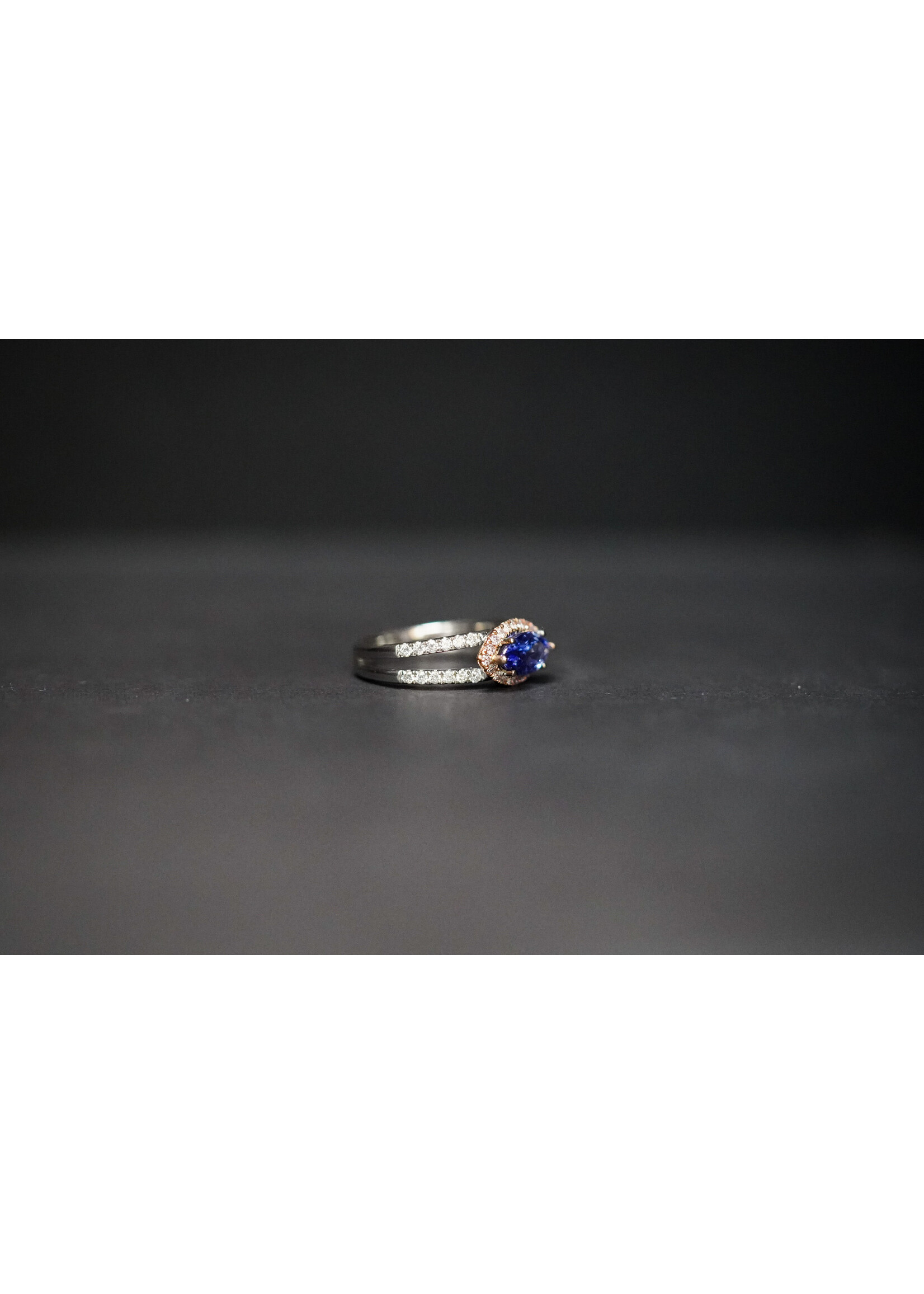 18KWR 4.61g 1.59ctw (1.10ctr) Tanzanite & Diamond Halo Fashion Ring (size 6.5)