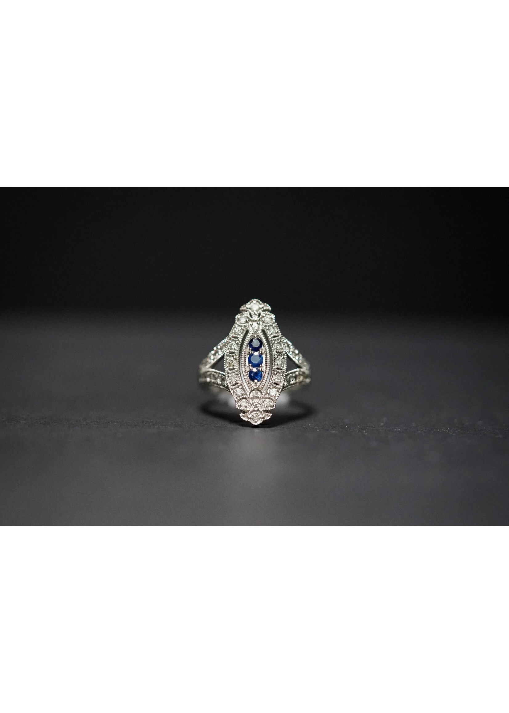 14KW 4.0g .84ctw Sapphire & Diamond Vintage Inspired Ring (size 7)