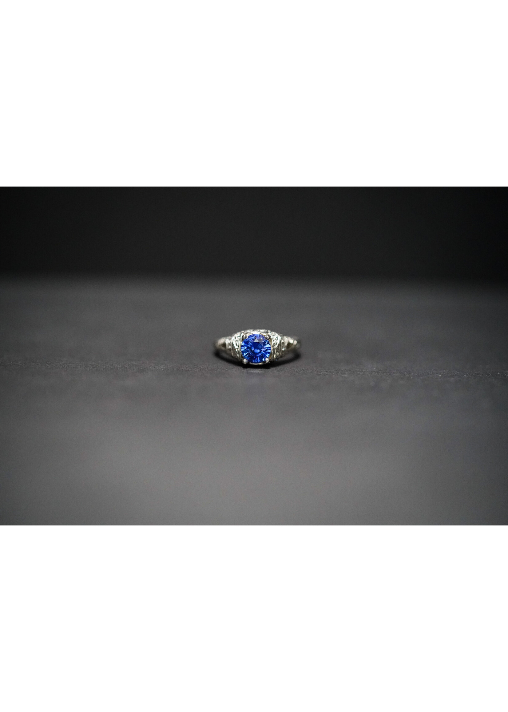 Platinum 5.16g 1.35ctw (1.15ctr) Sapphire & Diamond Vintage Ring (size 5.25)