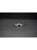 14KW 3.7g 1.40ctw (.82ctr) Sapphire Split Shank Halo Fashion Ring (size 4.25)