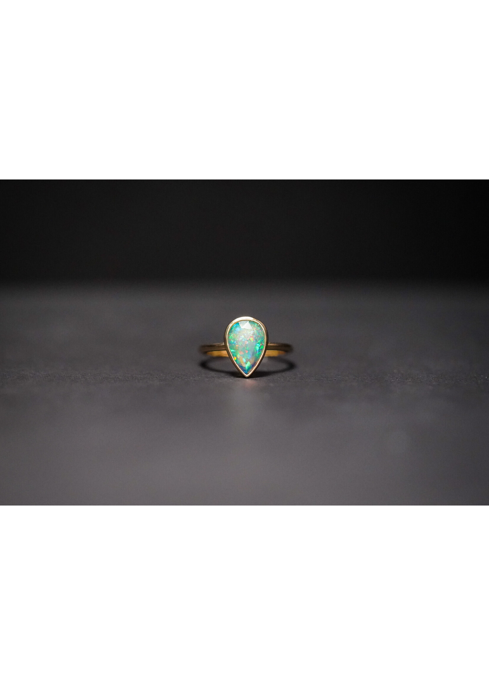 14KY 2.8g .97ct Opal Bezel Ring (size 6.5)
