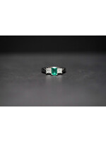 Platinum 7.01g 1.50ctw (.75ctr) Emerald & Diamond 3-Stone Ring (size 5)