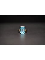14KY 4.2g 7.10ctw (7.04ctr) Blue Topaz & Diamond Fashion Ring (size 7.75)