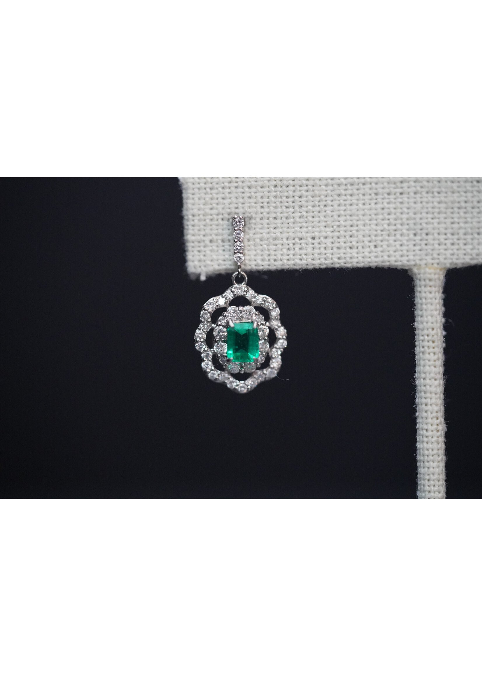Platinum 5.11g 2.43ctw (1.33ctrs) Columbian Emerald & Diamond Vintage Earrings