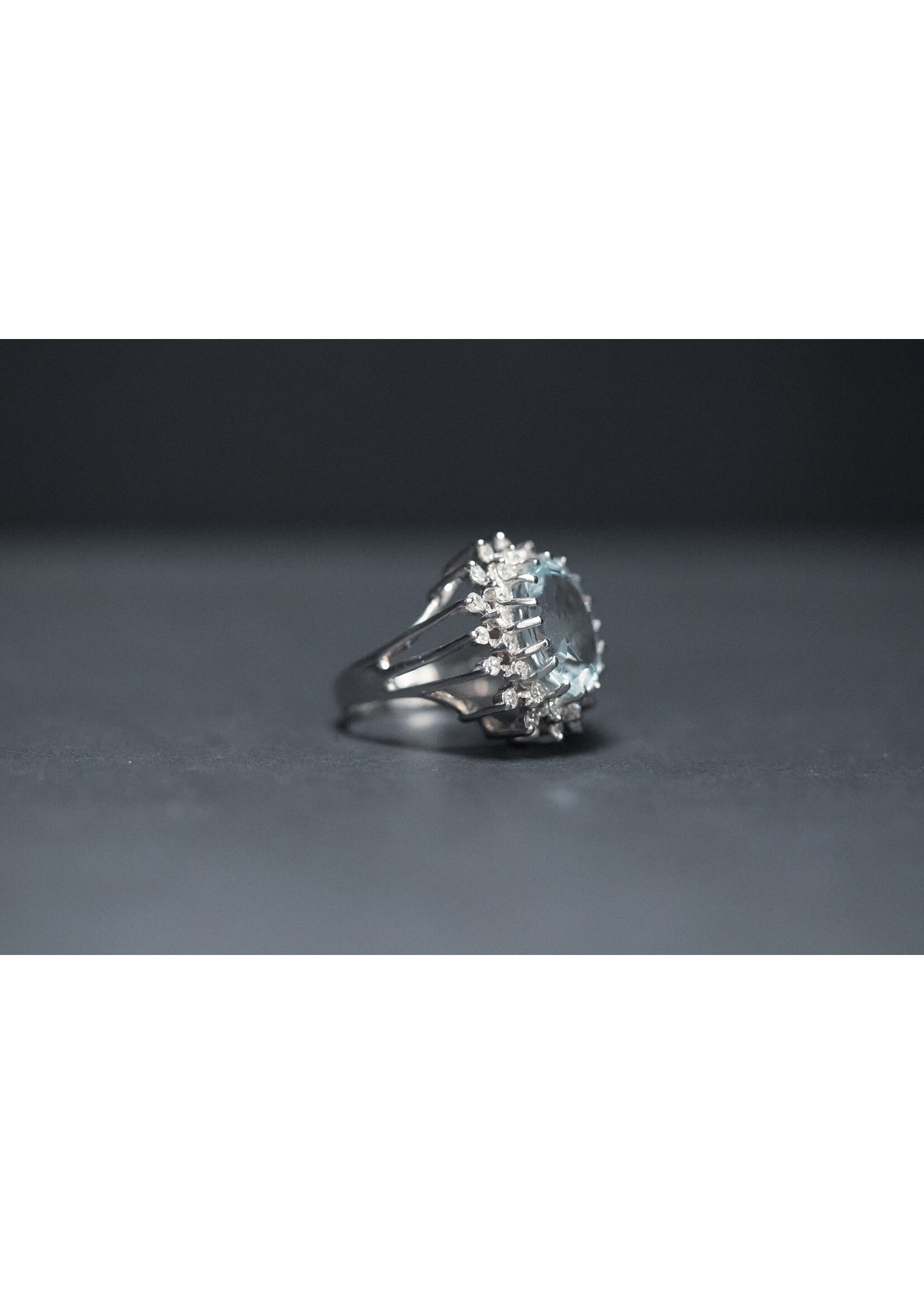 14KW 8.4g 6.00ctw (5.50ctr) Aquamarine & Diamond Halo Ring (size 6.5)