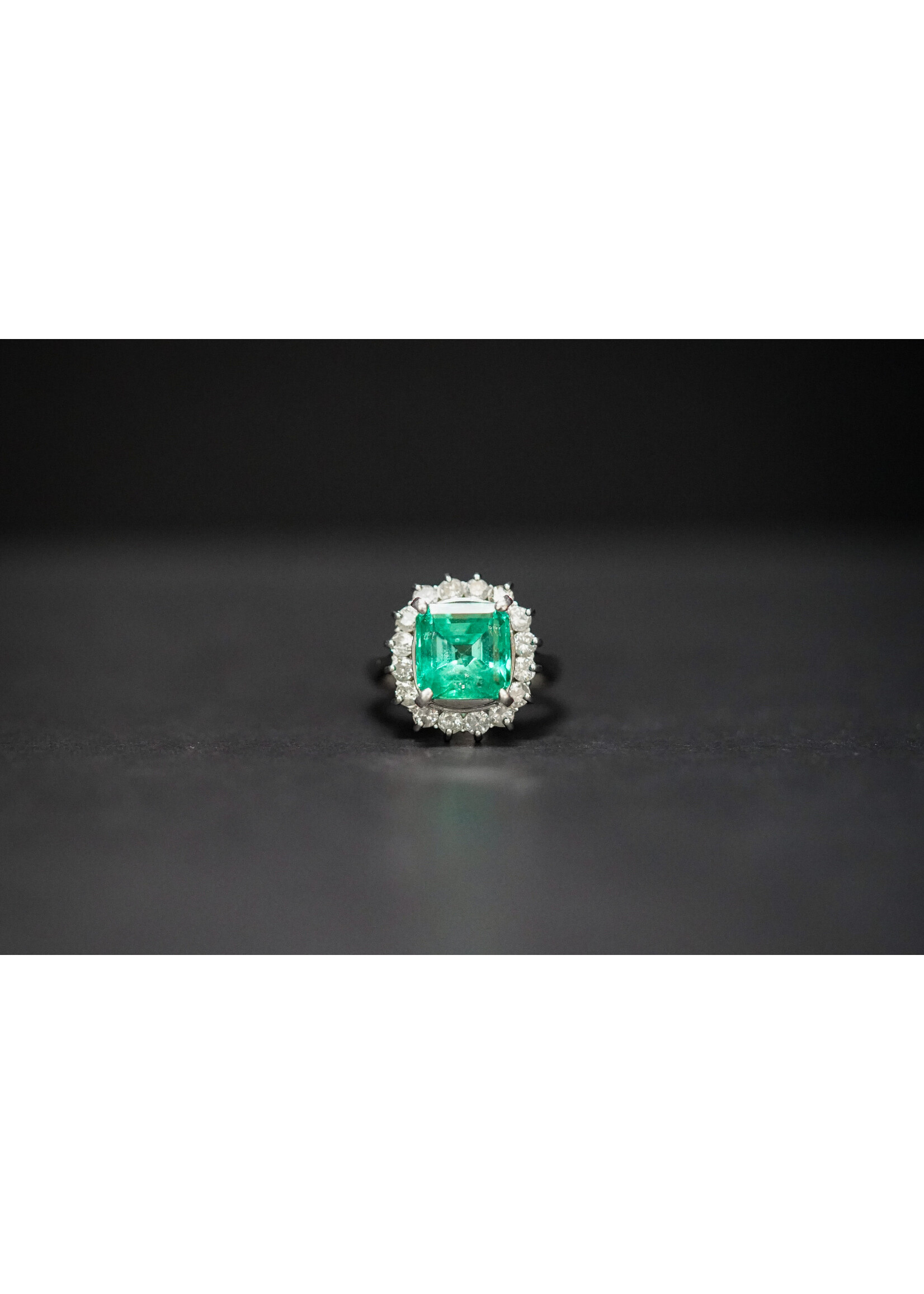 Platinum 10.4g 5.50ctw (4.50ctr) Columbian Emerald & Diamond Halo Ring (size 6.5)