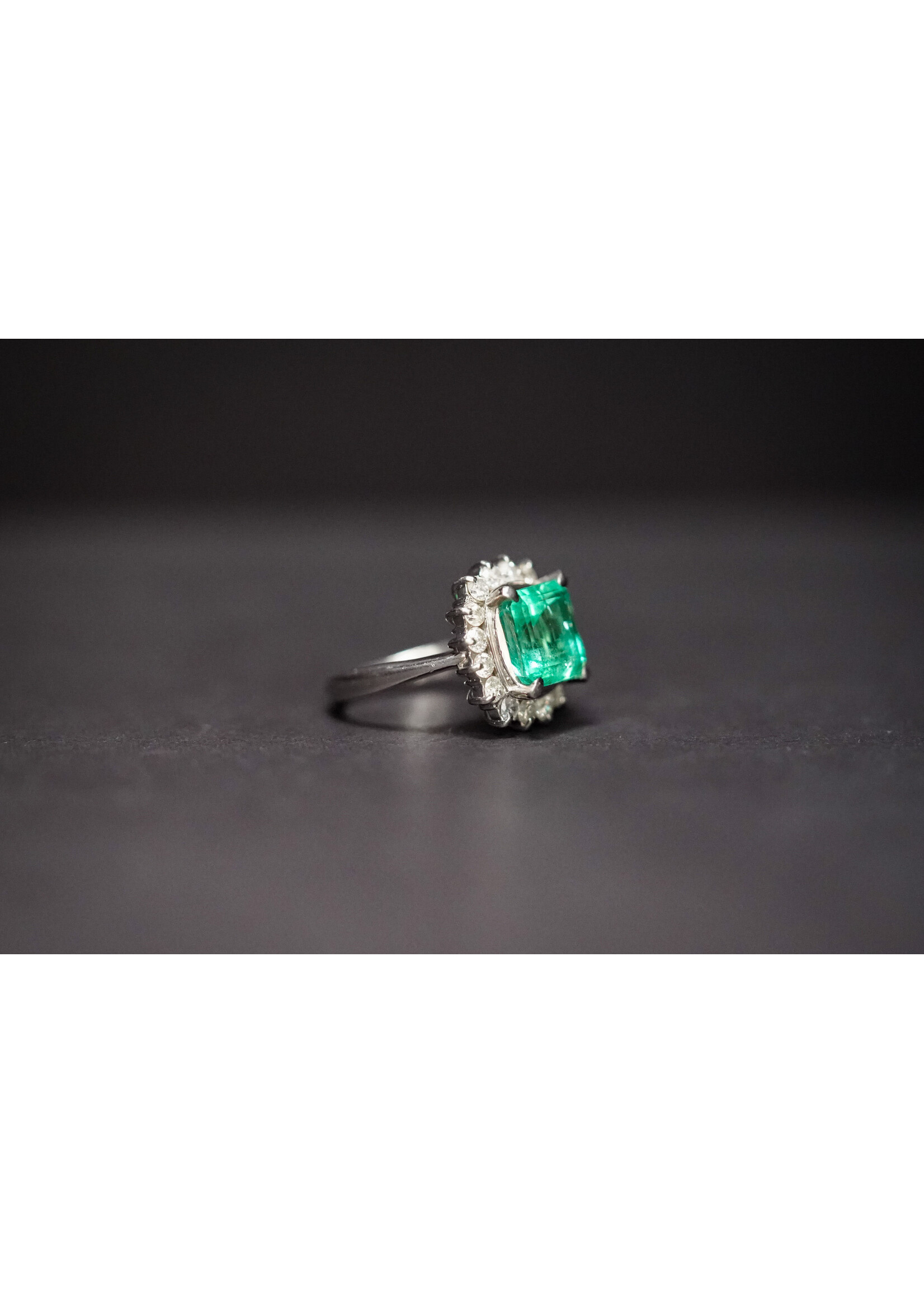 Platinum 10.4g 5.50ctw (4.50ctr) Columbian Emerald & Diamond Halo Ring (size 6.5)