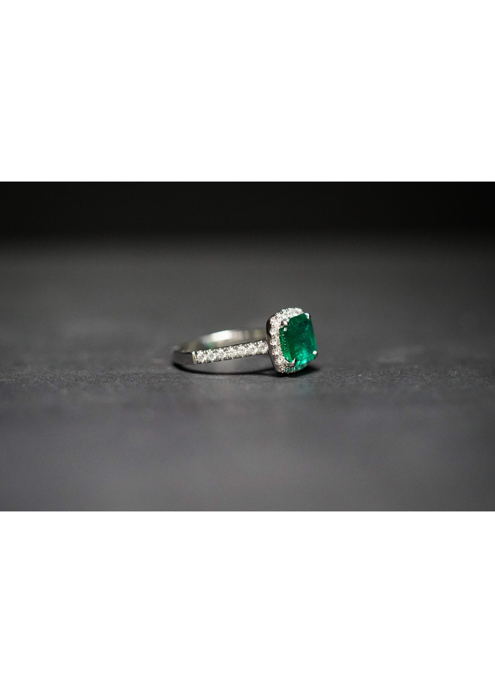 18KW 4.80g 2.72ctw (2.20ctr) Emerald & Diamond Halo Ring (size 6.5)