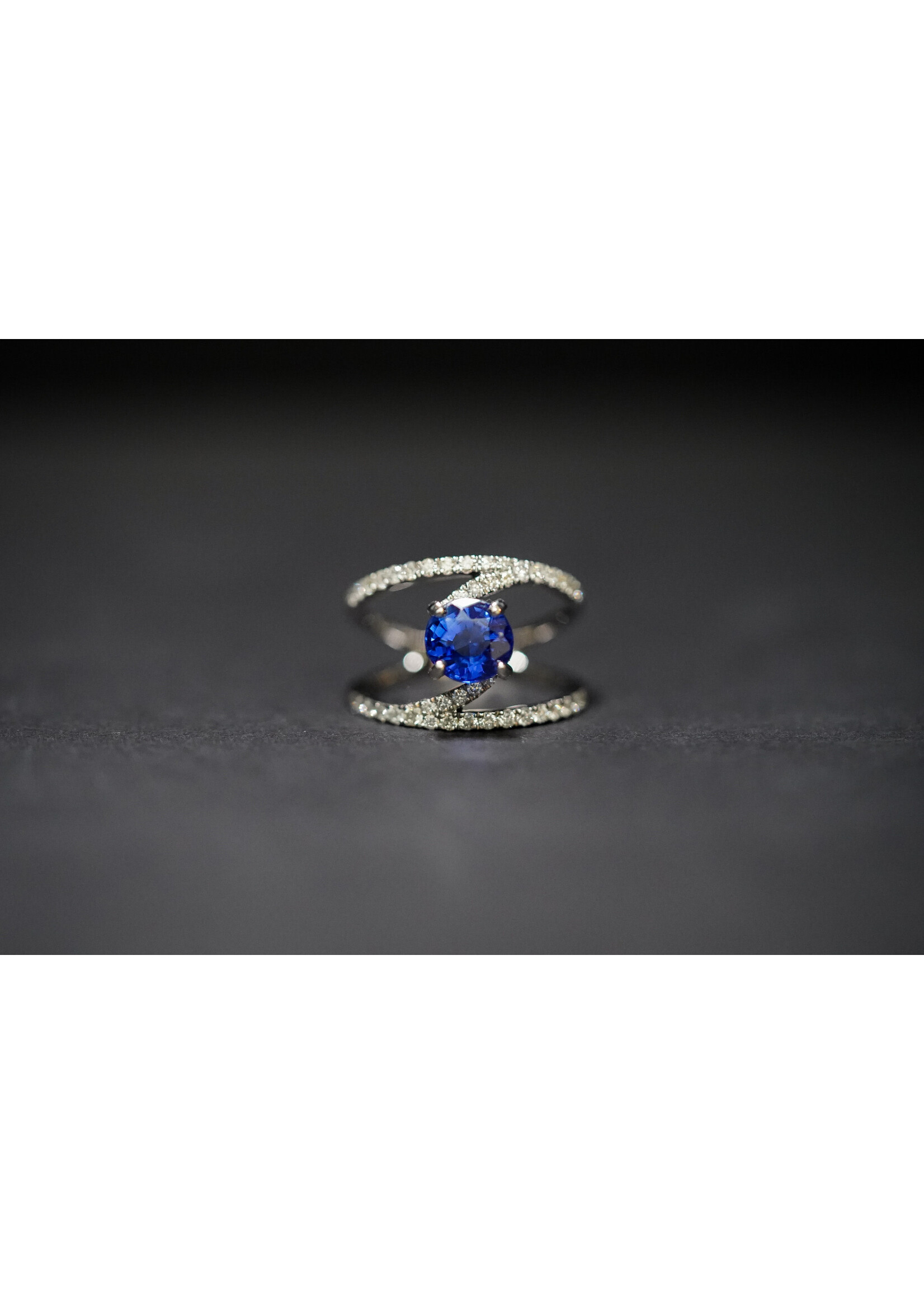 14KW 5.26g 3.35ctw (2.68ctr) Sapphire & Diamond Fashion Ring (size 7)