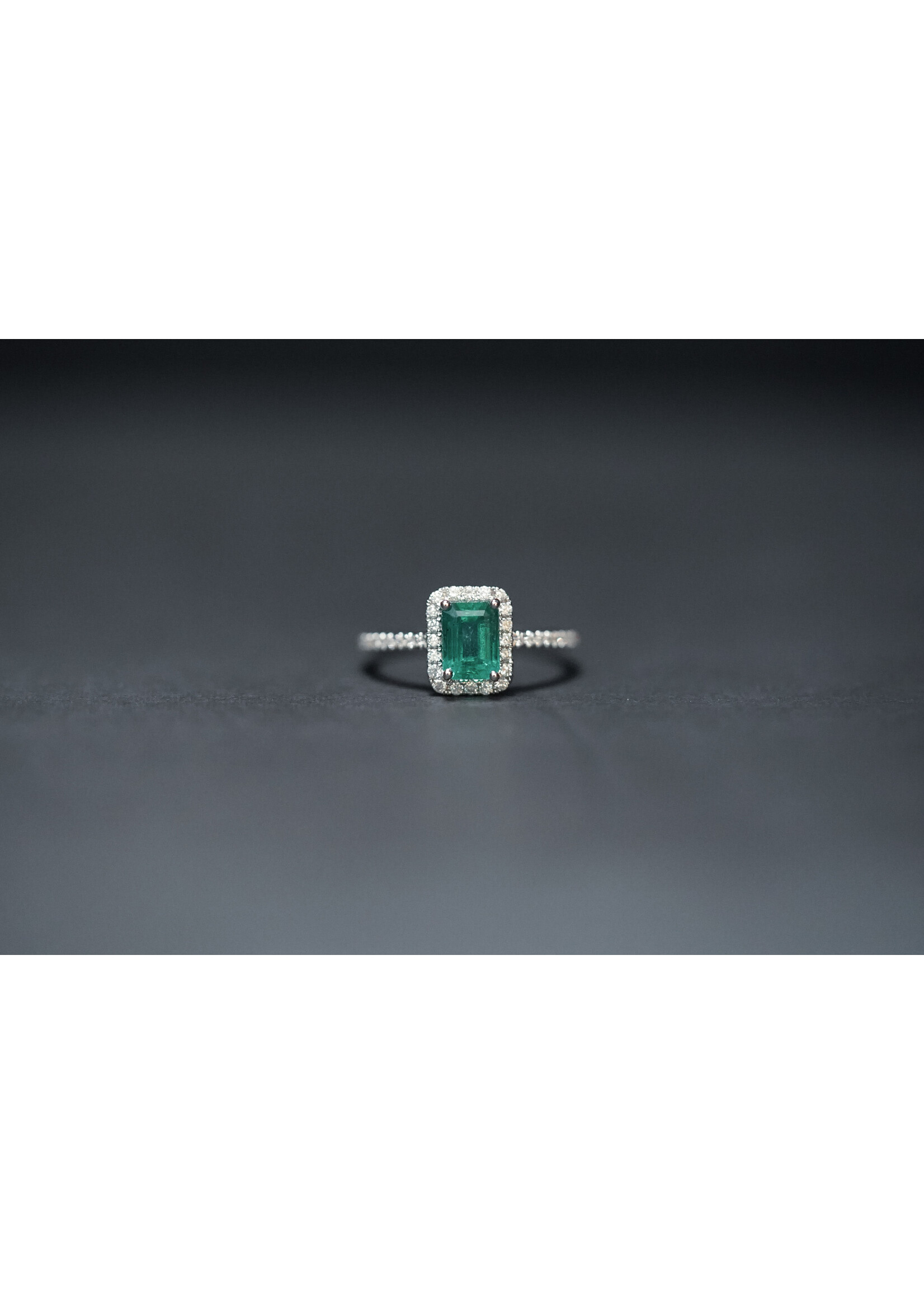 18KW 2.69g 1.42ctw (1.17ctr) Emerald & Diamond Halo Ring (size 6.5)