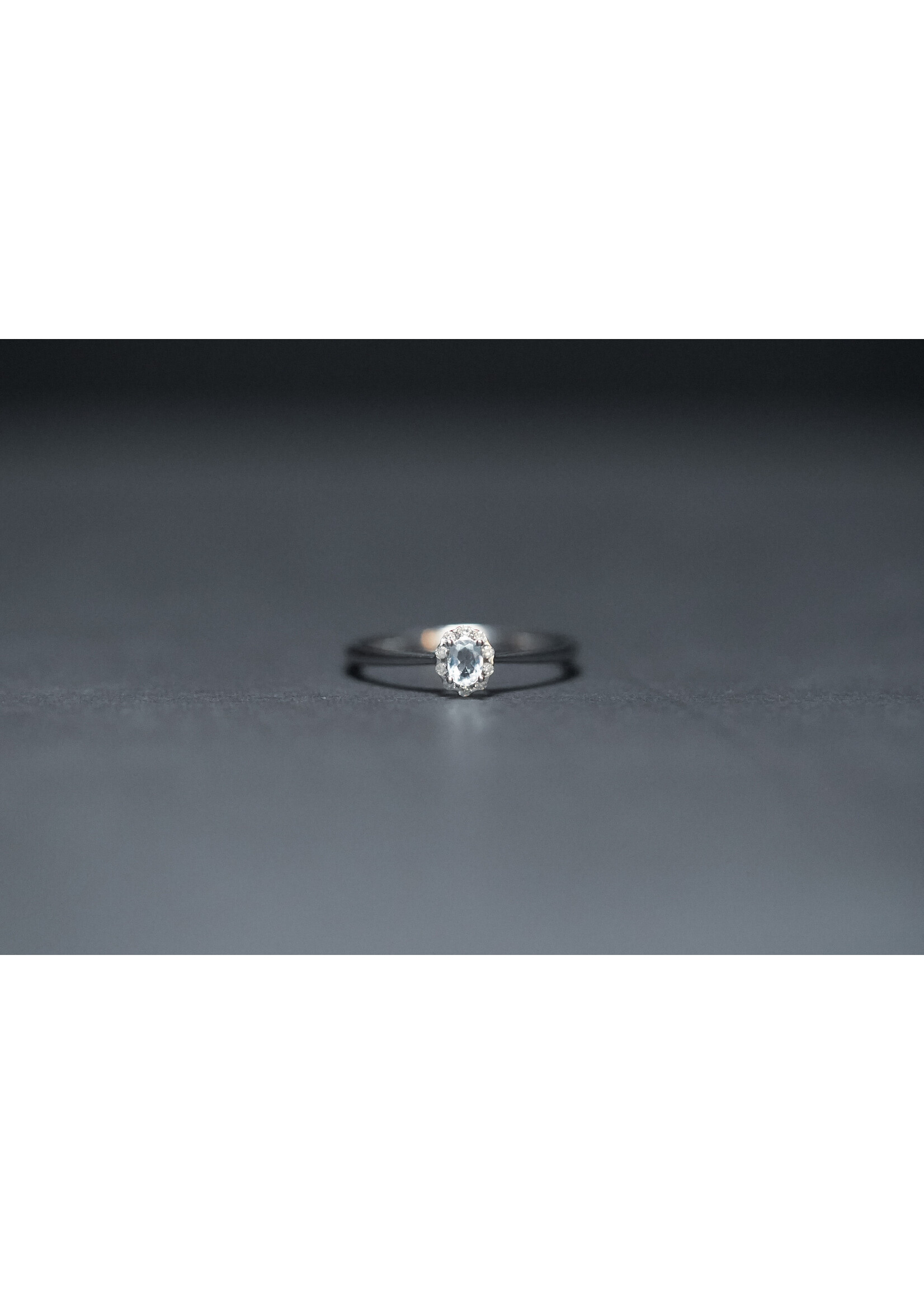 14KW 1.55g .05ctw Aquamarine & Diamond Halo Fashion Ring (size 7)