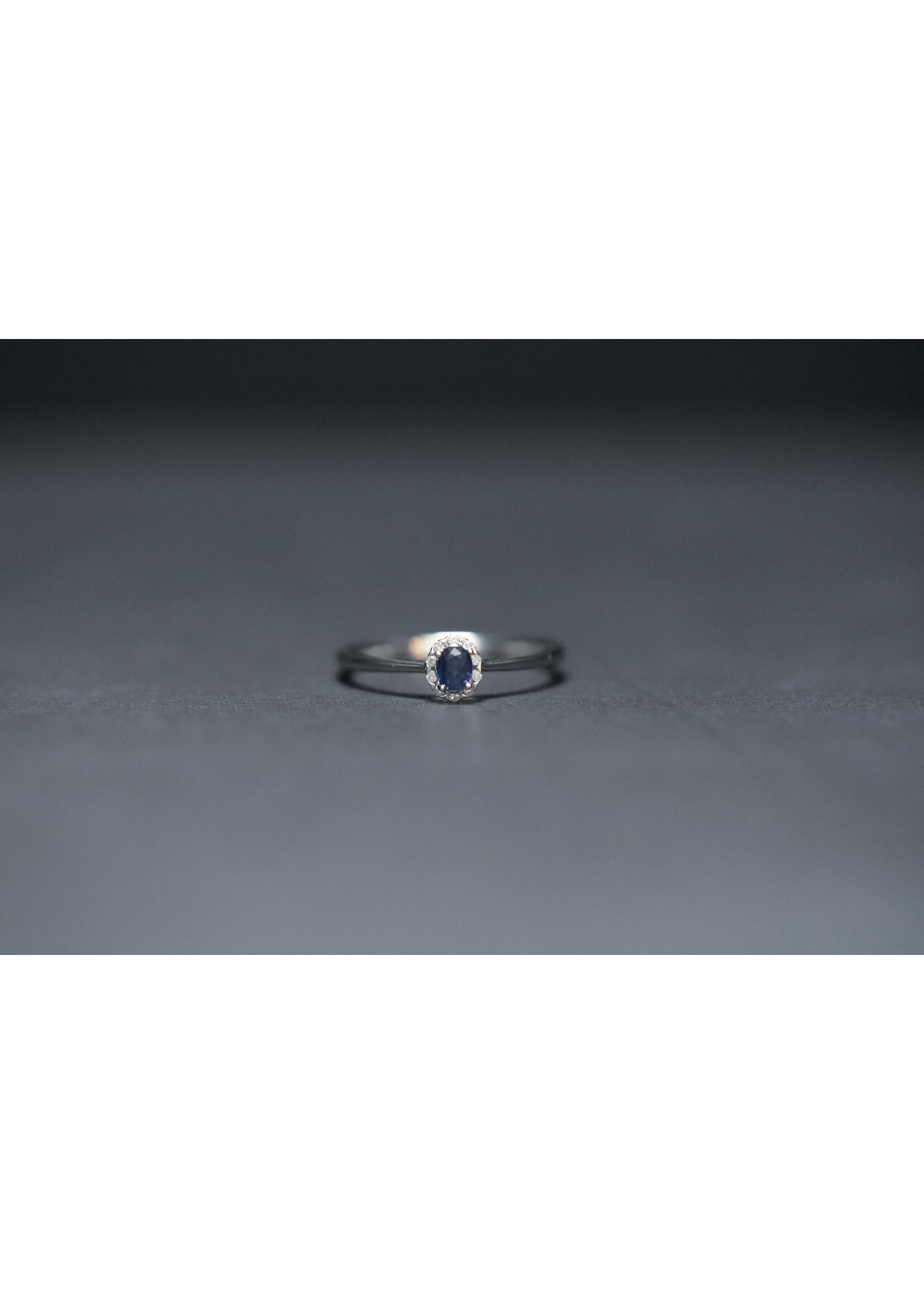 14KW 1.59g .05ctw Sapphire & Diamond Halo Fashion Ring (size 7)