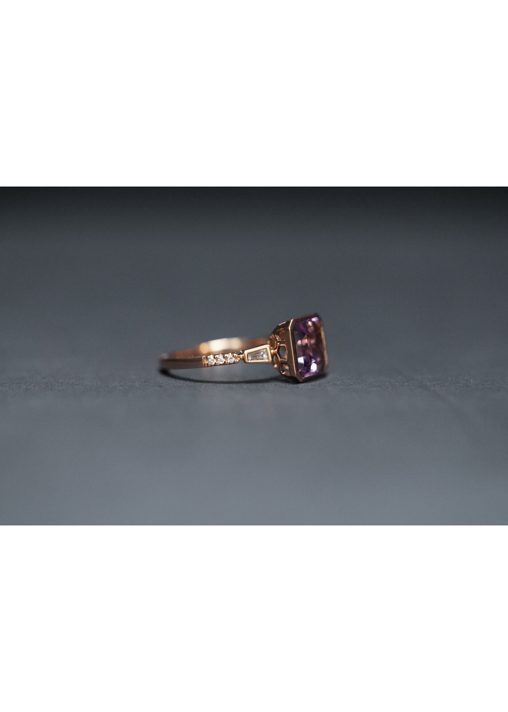 14KR 2.90g 2.56ctw (2.44ctr) Effy Amethsyt & Diamond Fashion Ring (size 7)