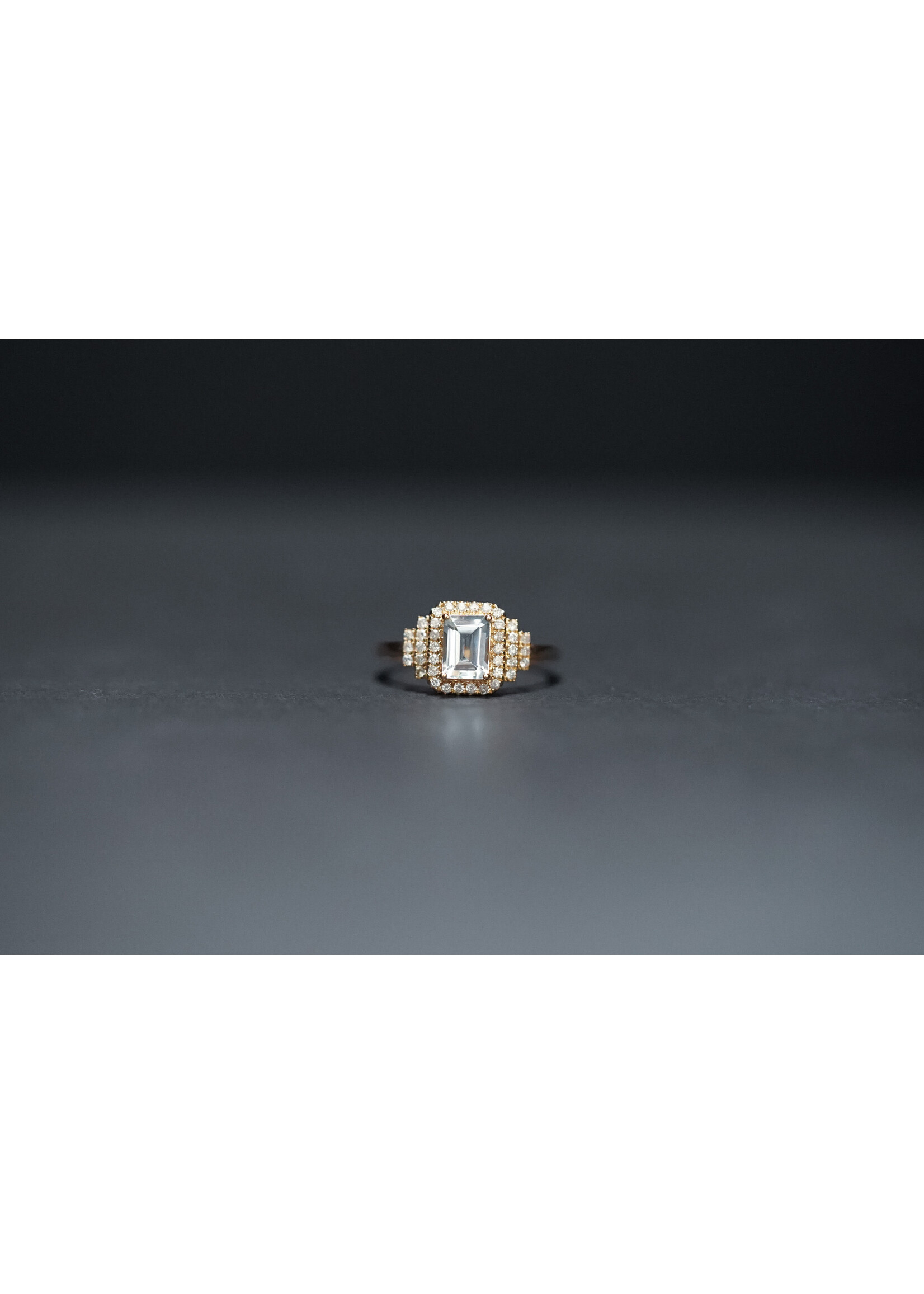 14KY 2.30g 1.20ctw (.90ctr) Aquamarine & Diamond Fashion Ring (size 7)