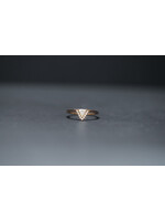 14KY 2.1g .34ctw (0.27ctr) J/SI1 Trillion Diamond Fashion Ring (size 6.75)