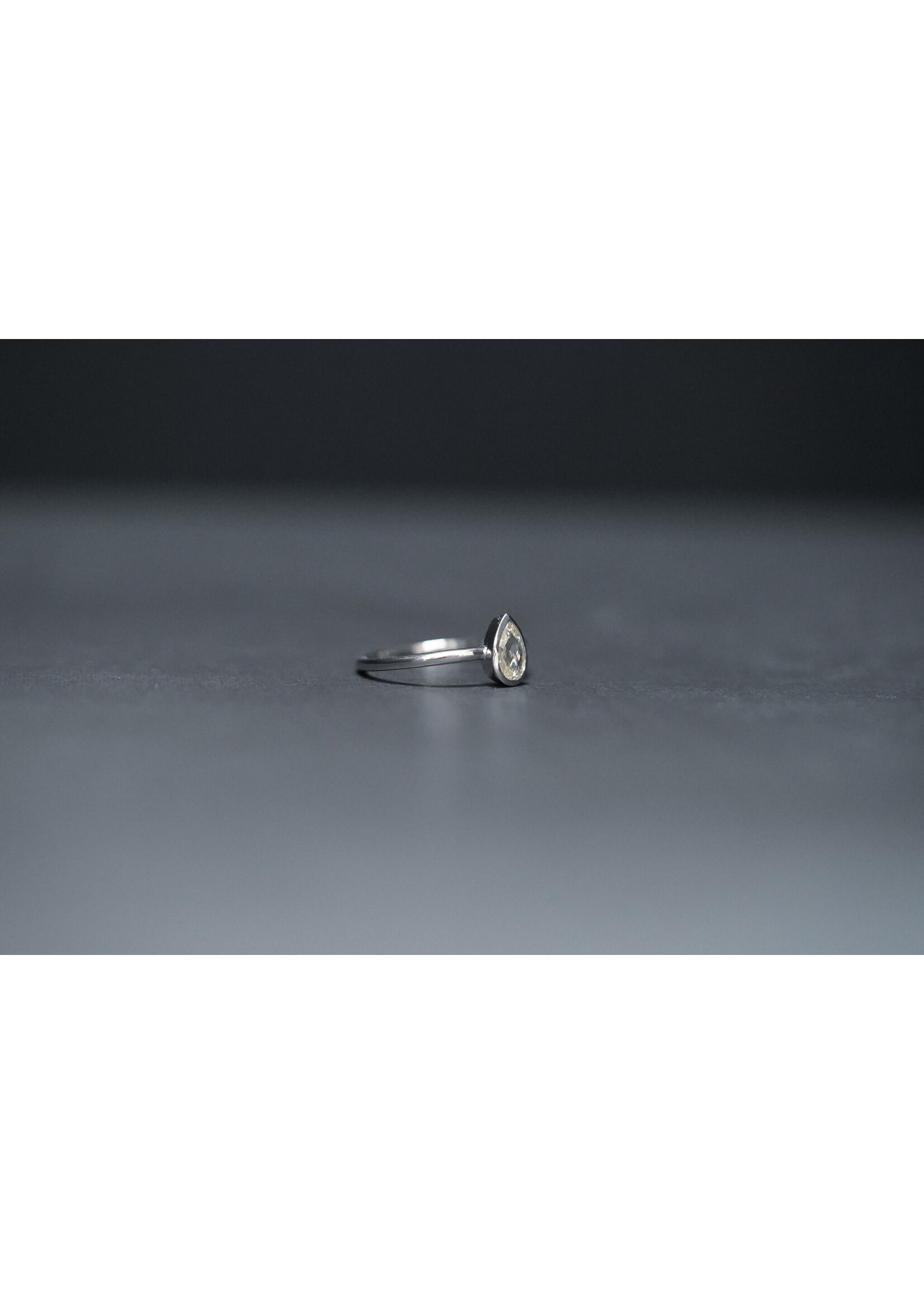 14KW 1.6g .42ct L/SI1 Rose Cut Pear Diamond Bezel Ring (size 6.5)