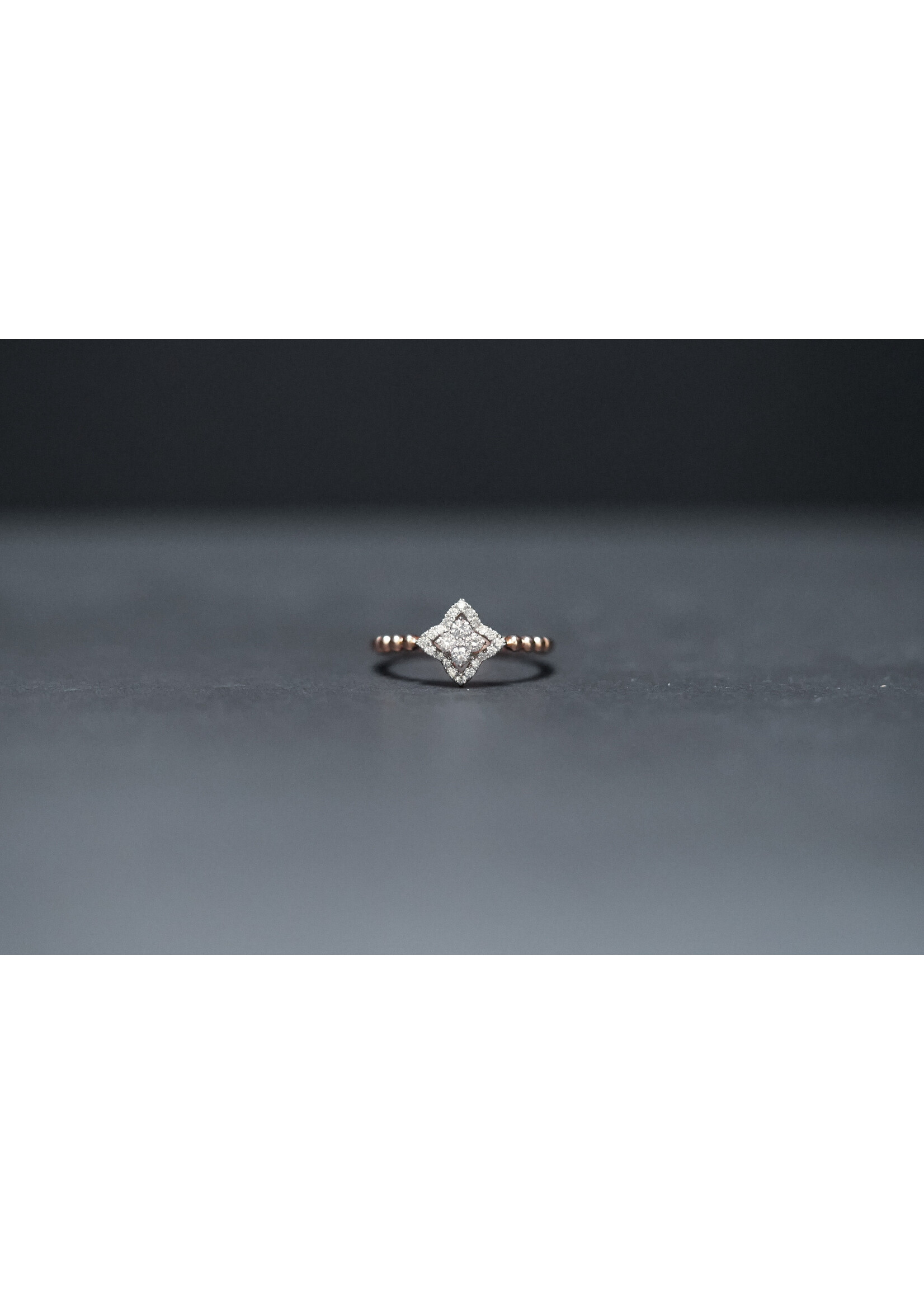 14KR 2.2g .28tw Diamond Geometric Fashion Ring (size 6.5)