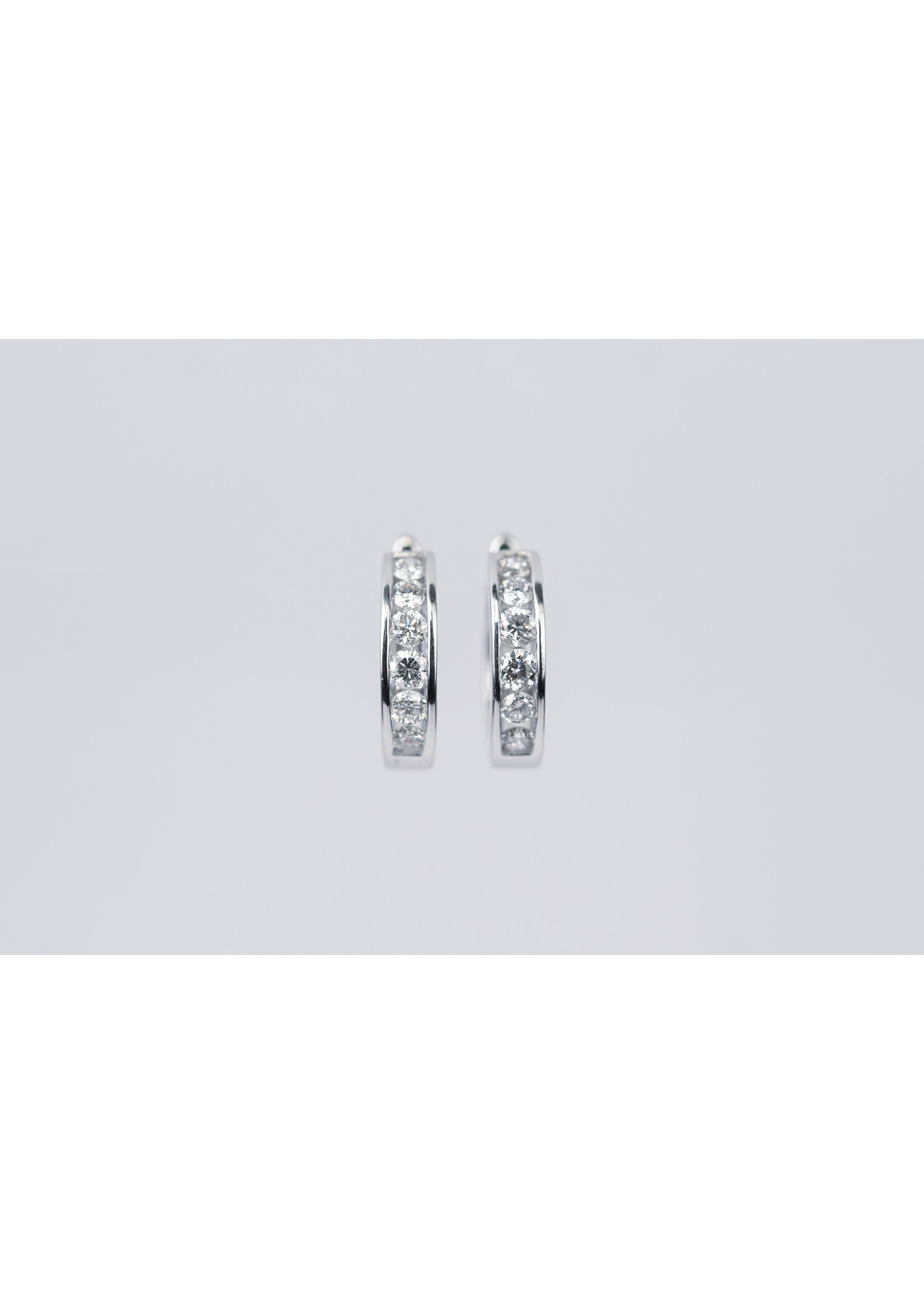 14KW 5.2g .90ctw Diamond Hoop Earrings