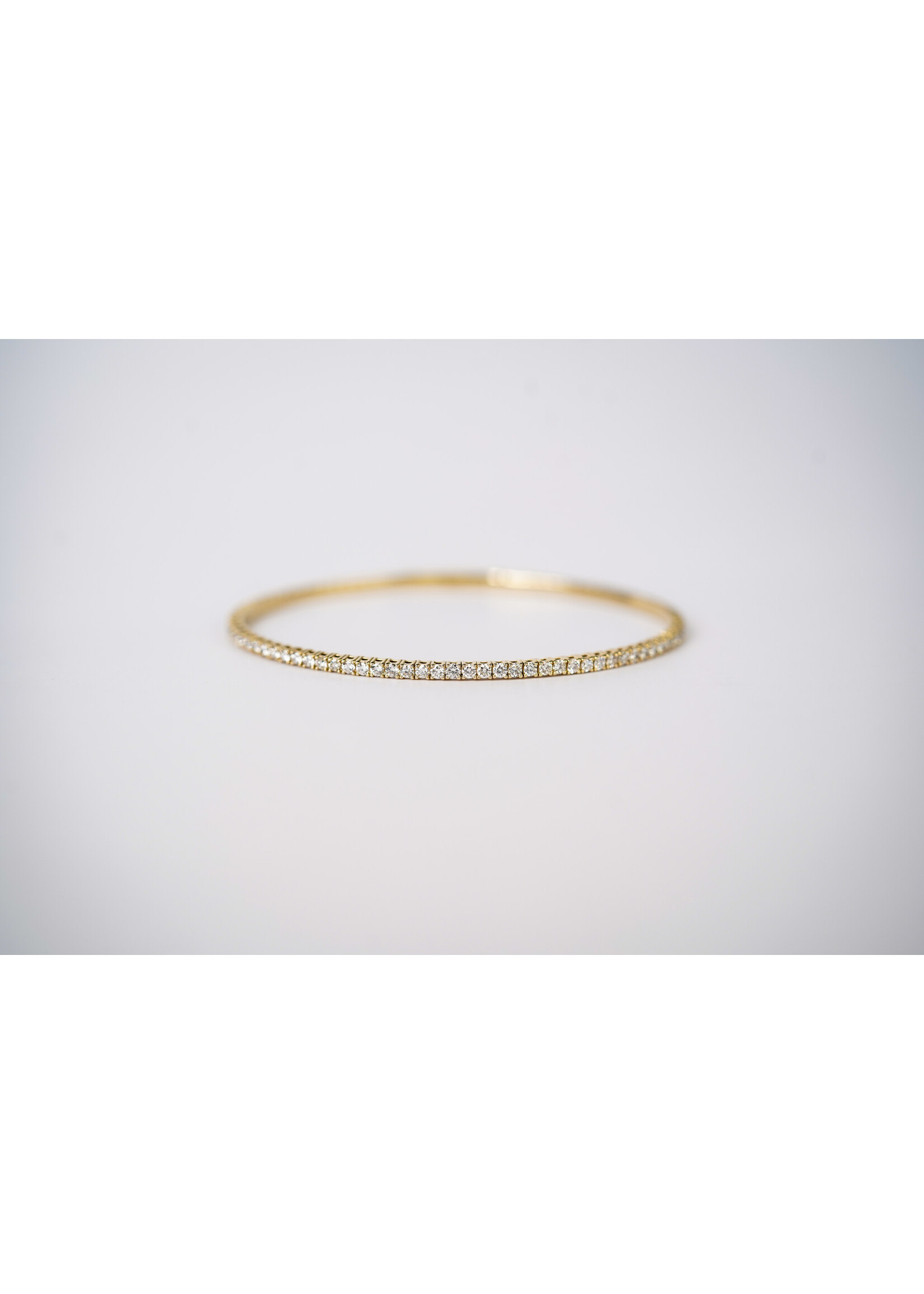 14KY 6.03g 2.00ctw Diamond Flex Bangle