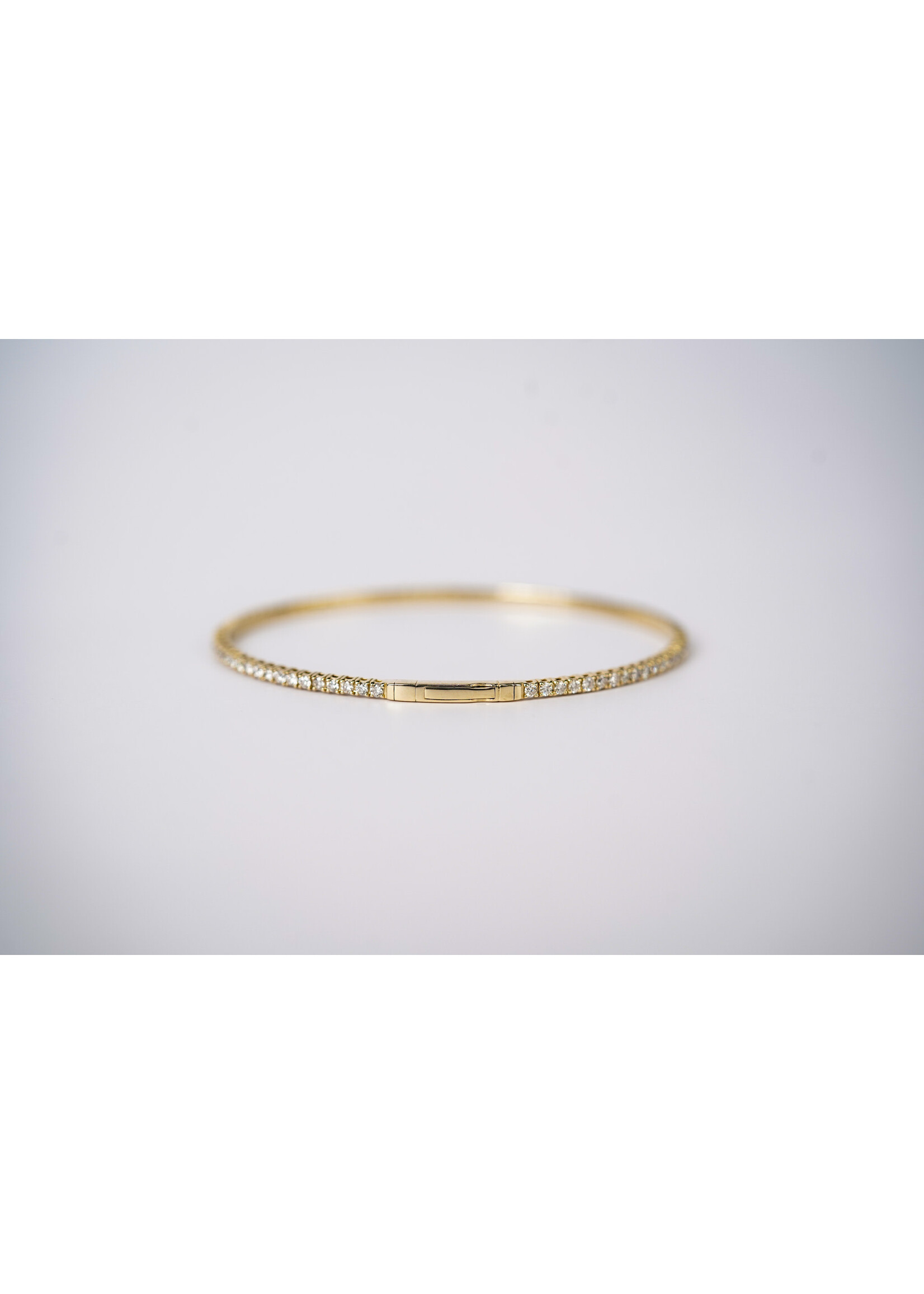 14KY 6.03g 2.00ctw Diamond Flex Bangle