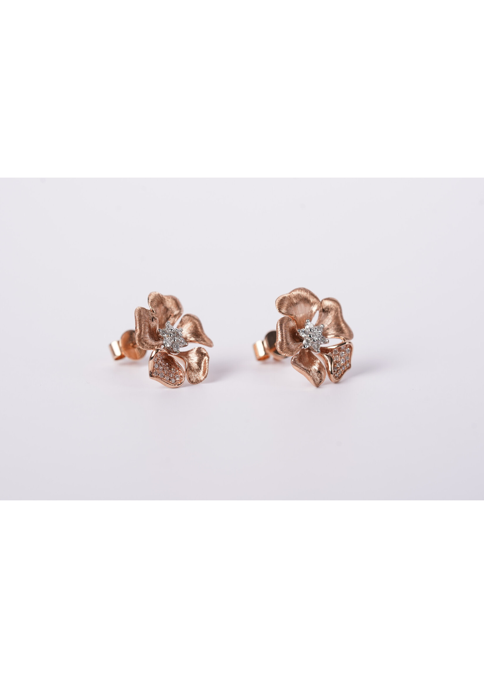 14KR 2.45g .18ctw Diamond Flower Stud Earrings