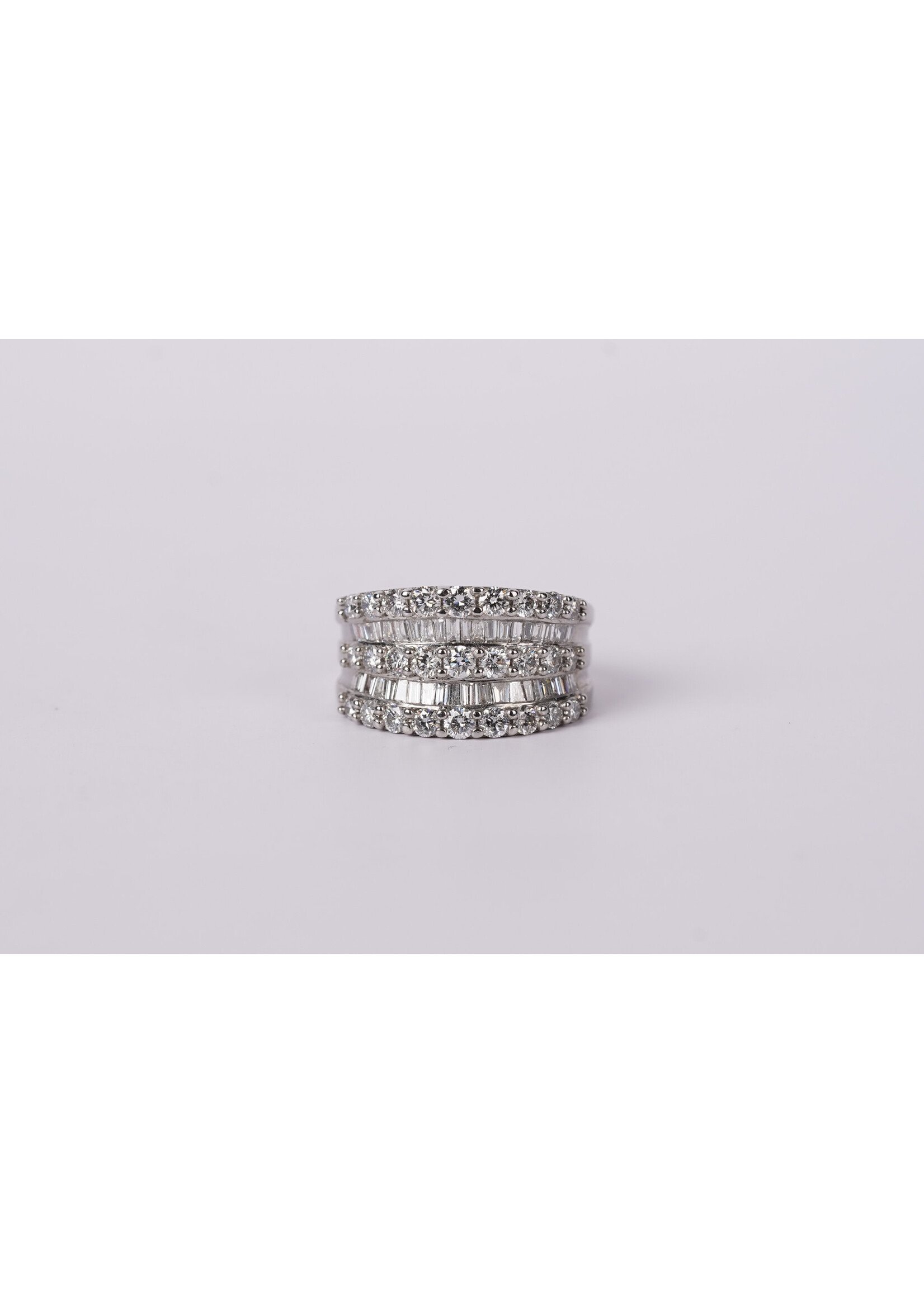 14KW 7.68g 2.30ctw Diamond Fashion Ring (size 7.25)