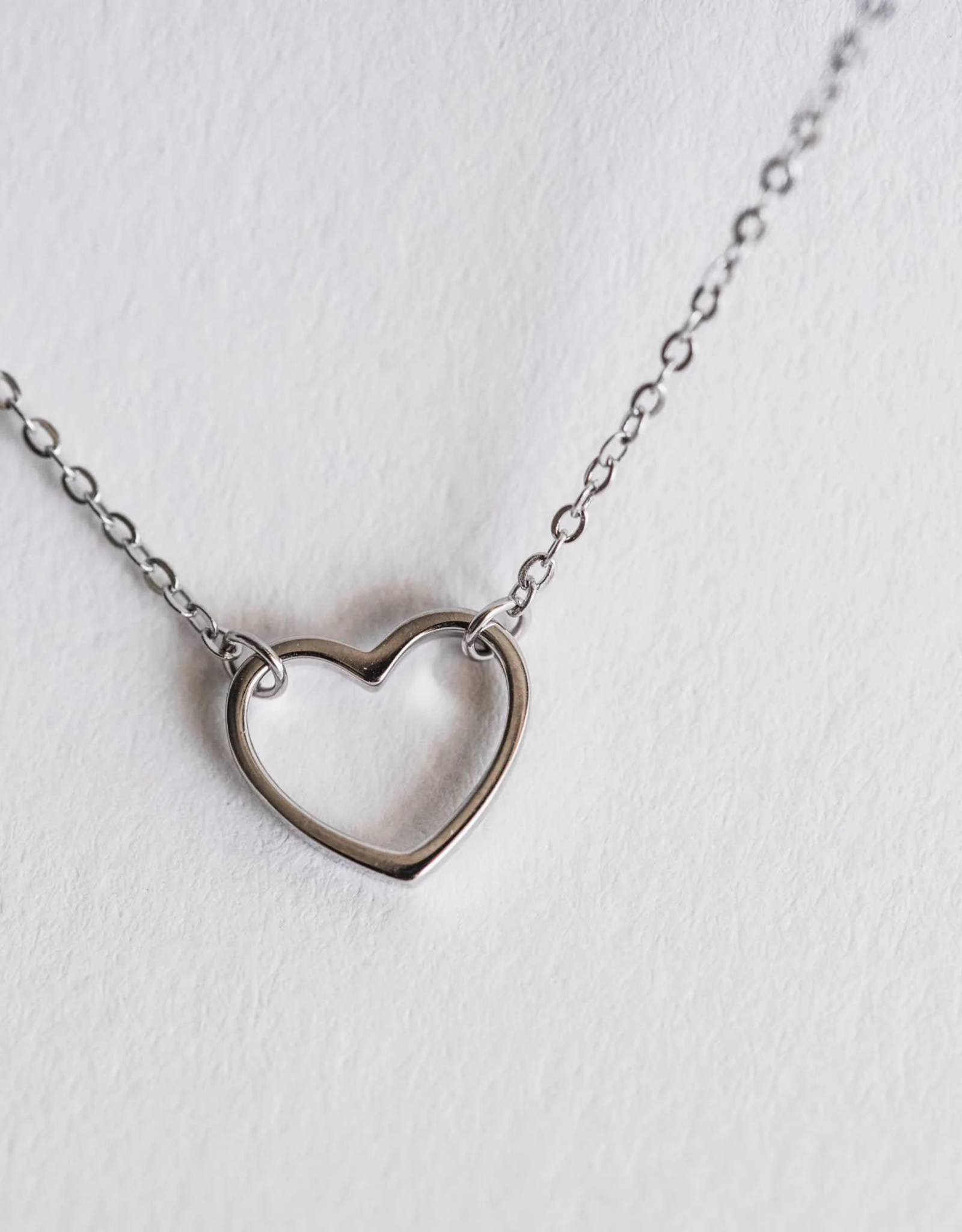 Sweet Three Designs Heart Necklace-Silver