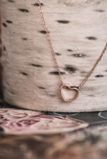 Sweet Three Designs Heart Necklace-Gold