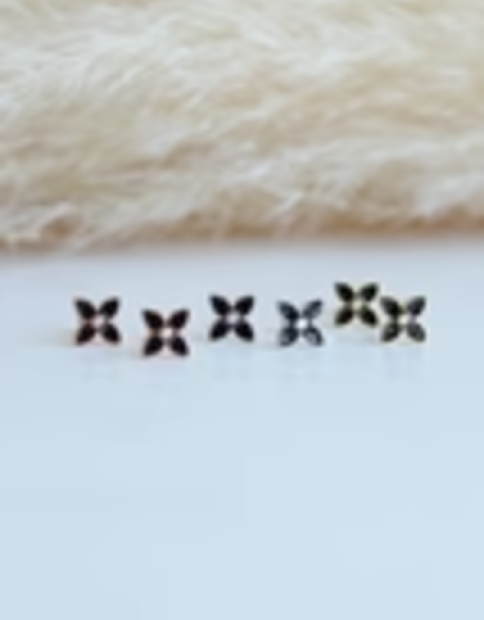 Sweet Three Designs Ivy Studs, Silver
