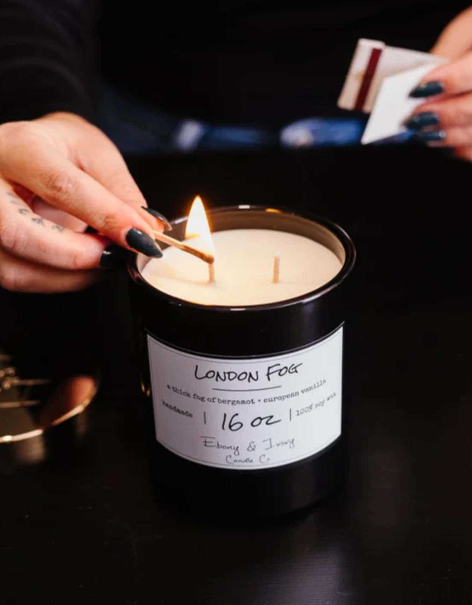 Ebony & Ivory London Fog 16oz Candle