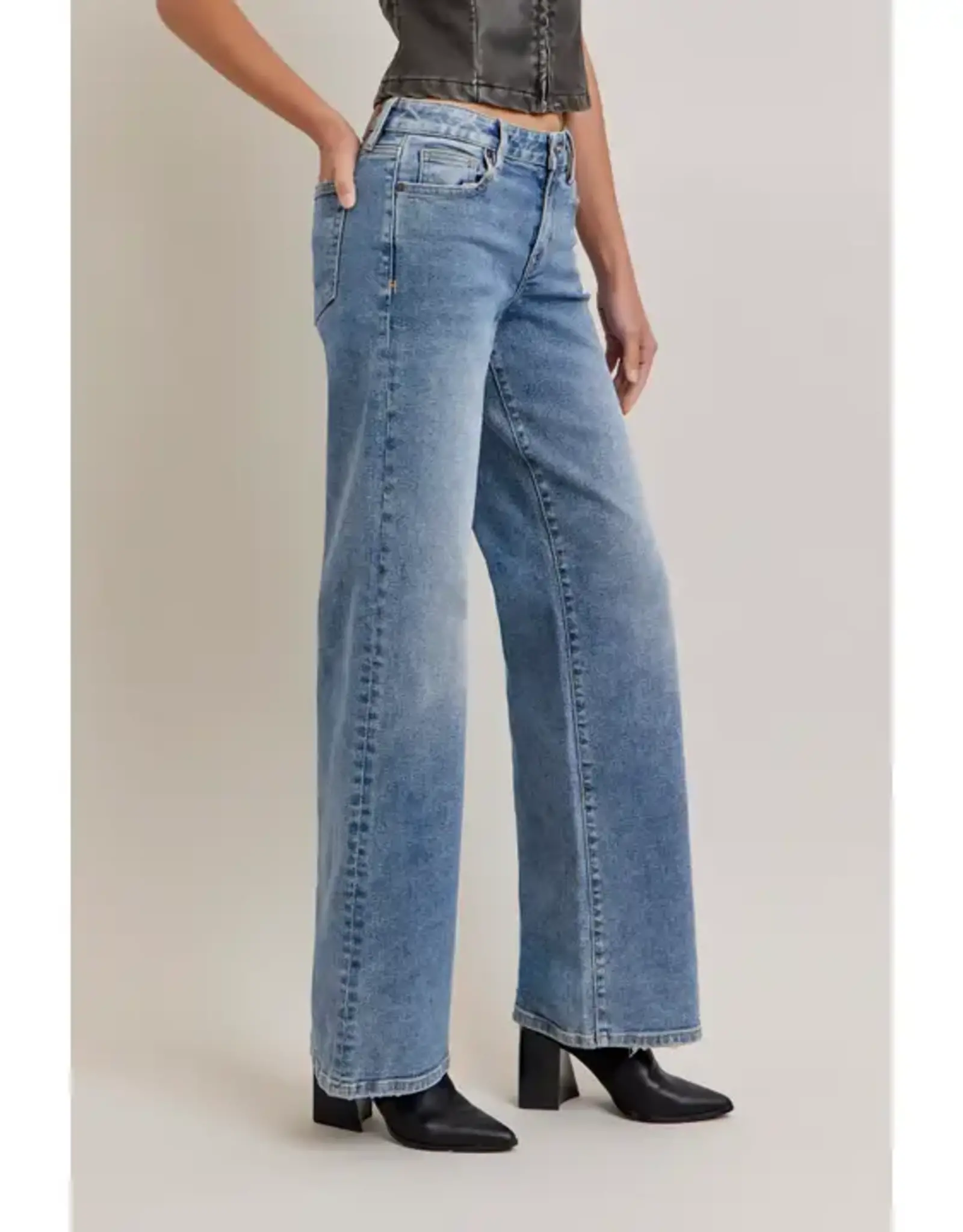 Hidden MW Mid Rise Wide Leg Jean