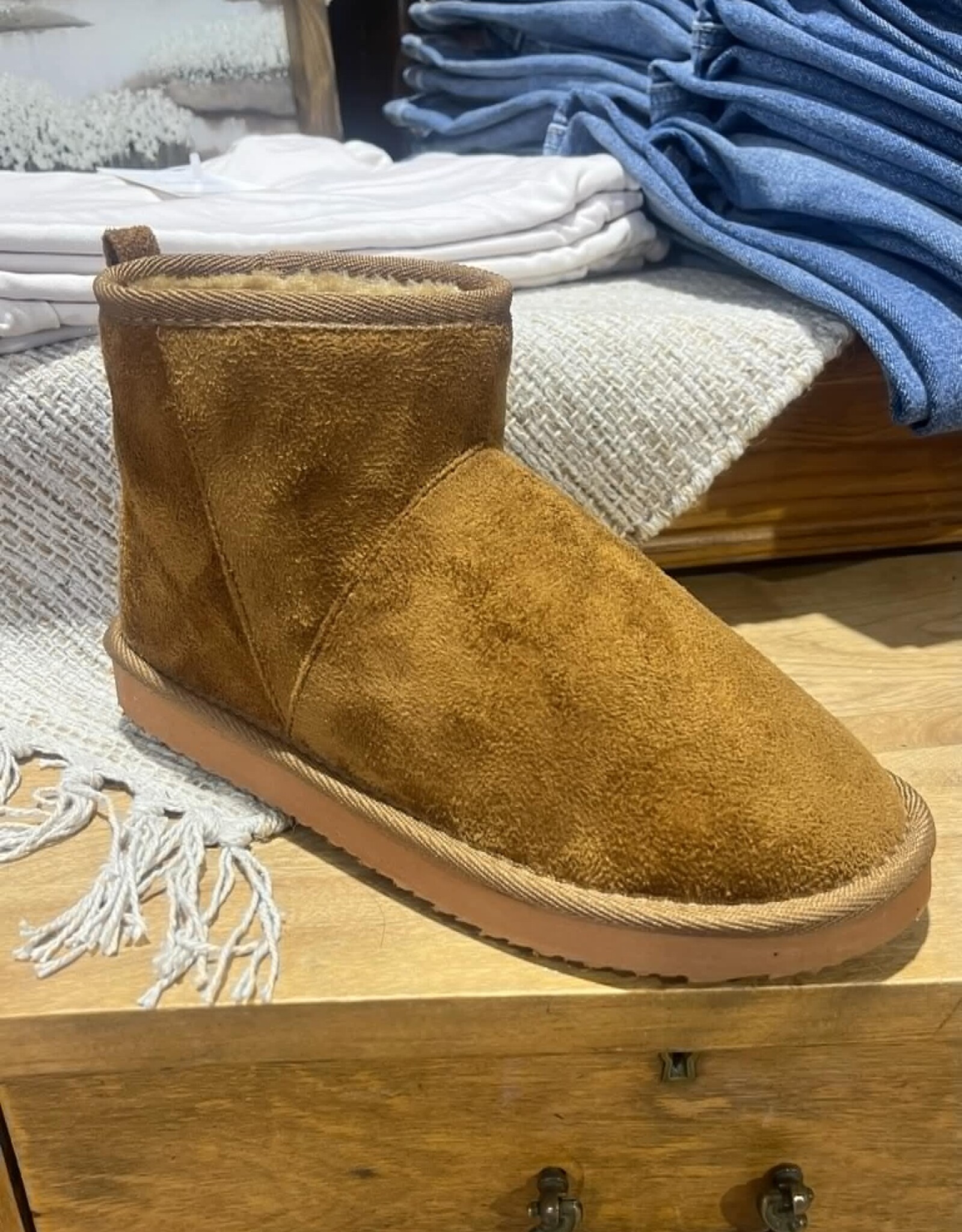 Eva Bootie, Whiskey