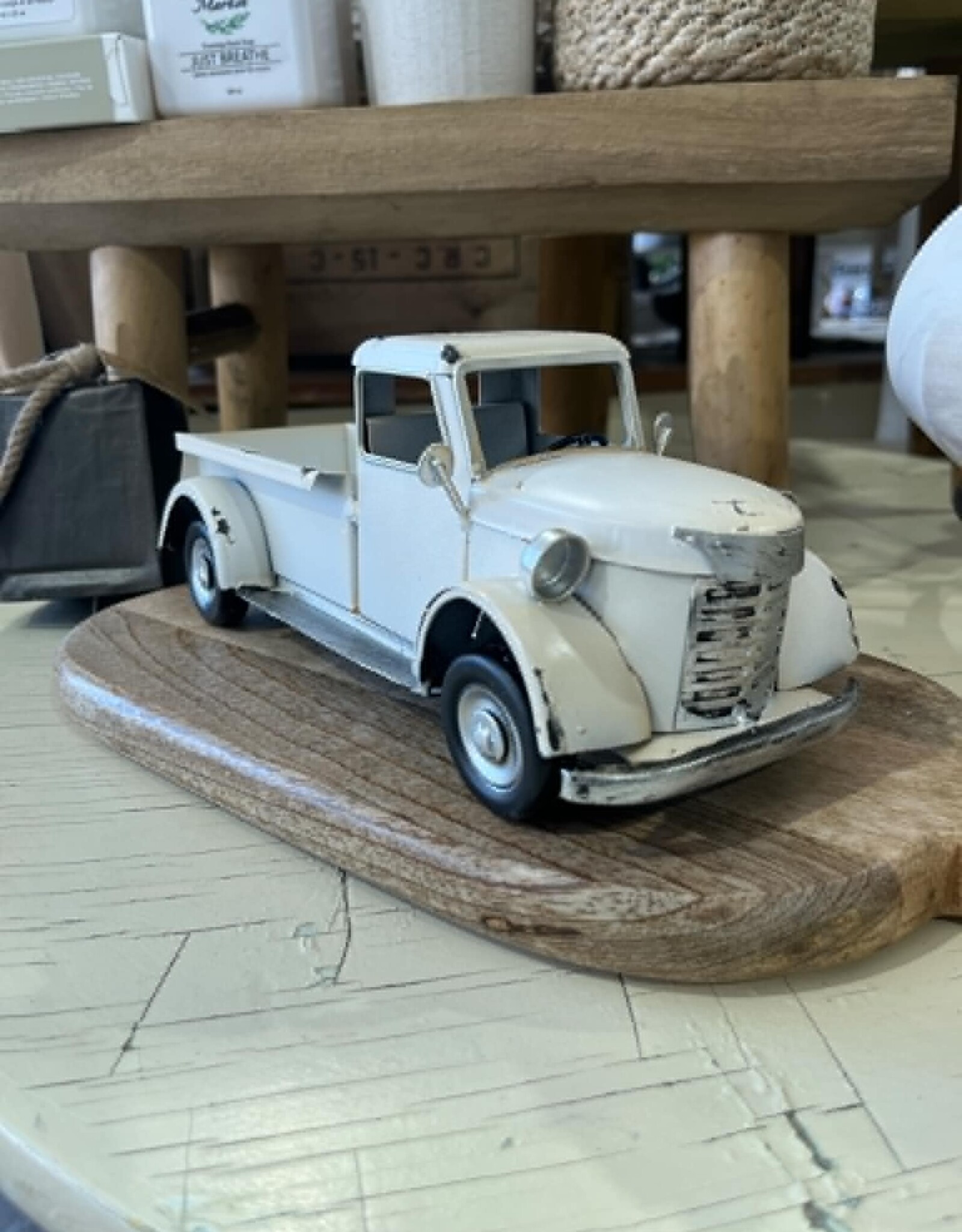 Tri W Antique Metal Truck, Cream