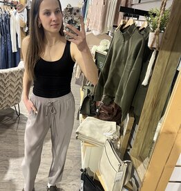 The Holly Joggers, Earth Grey