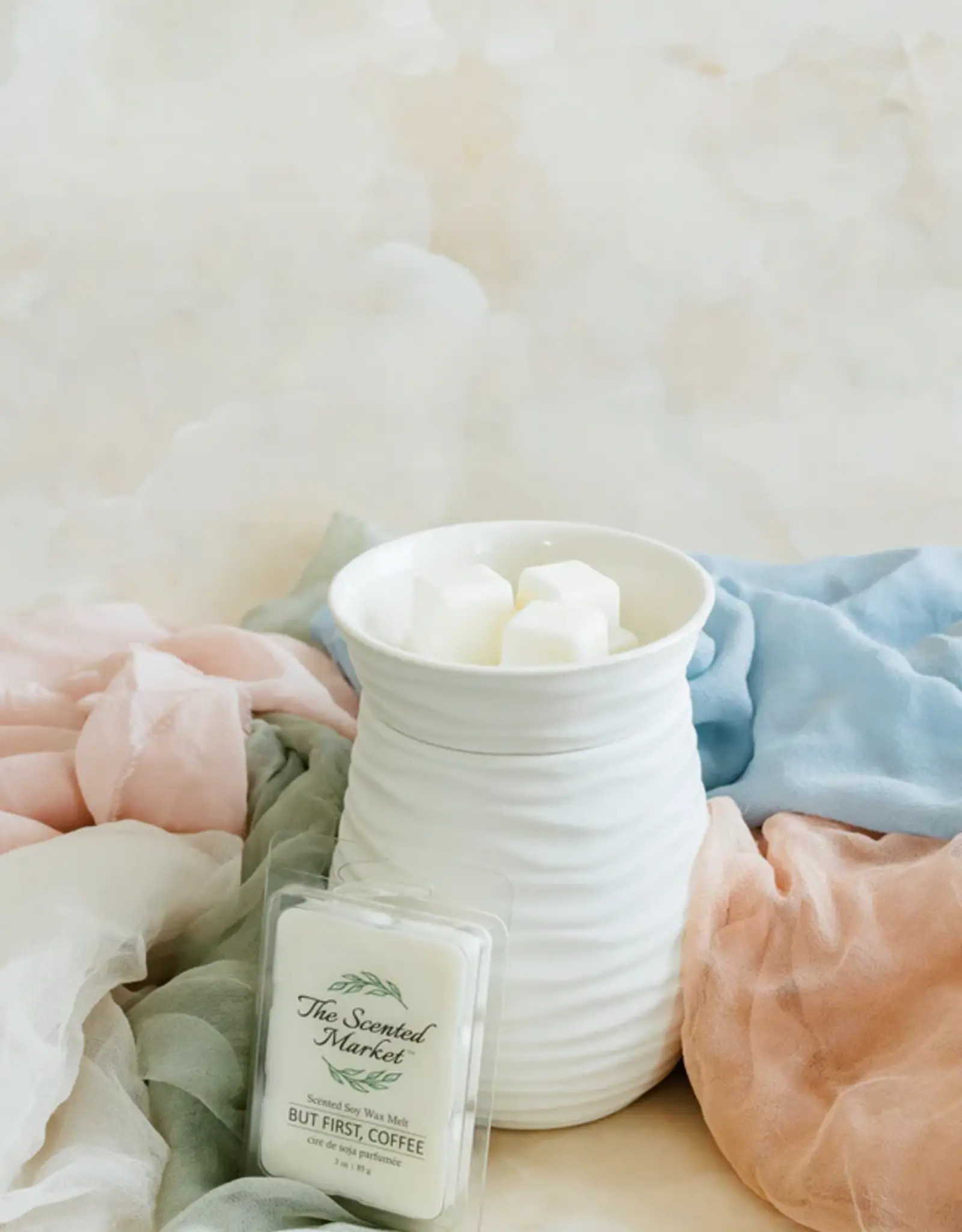 The Scented Market Wax Melter, Matte White Swirl Plug-In