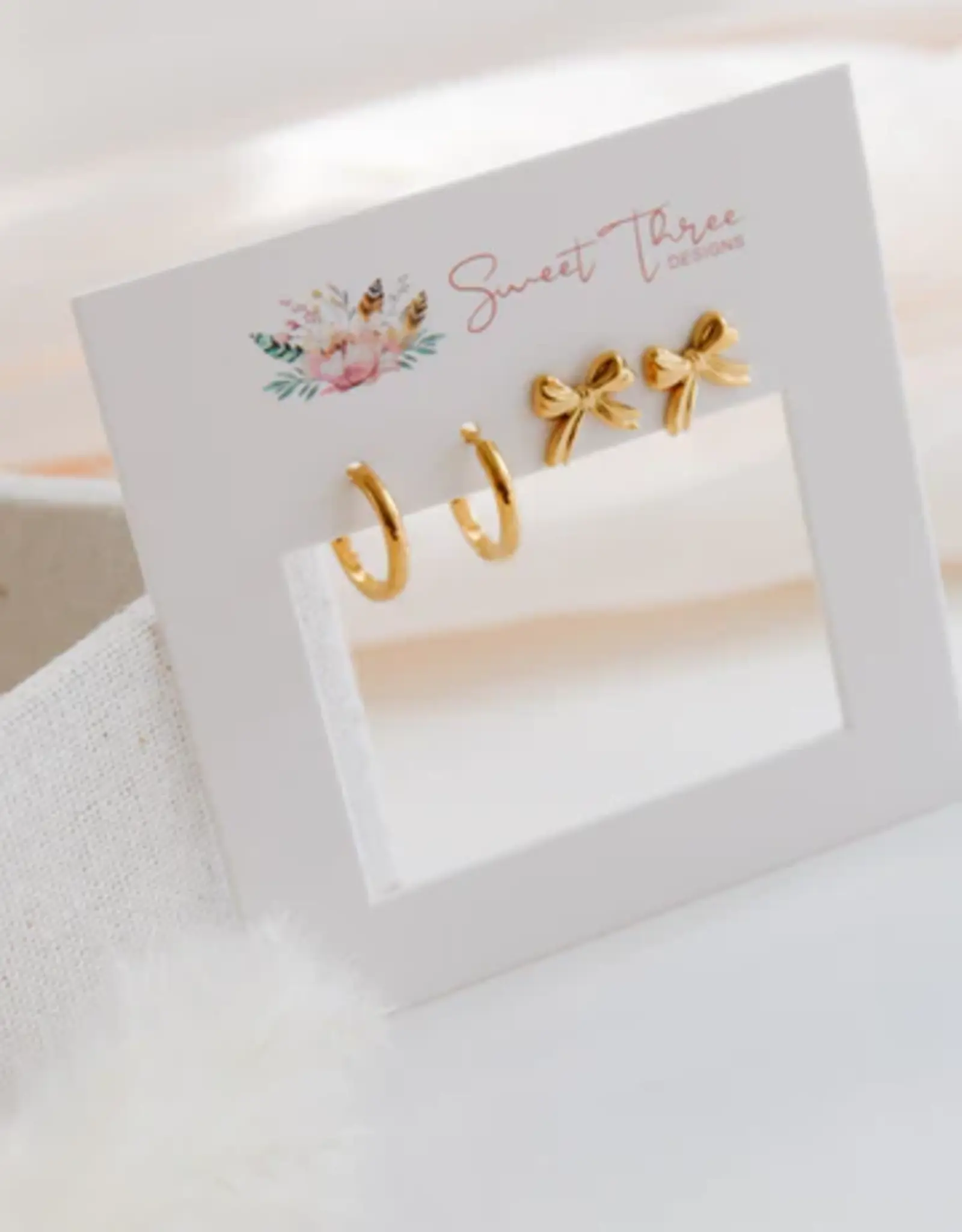 Sweet Three Designs Bow & Glow Double Earring Set, Gold