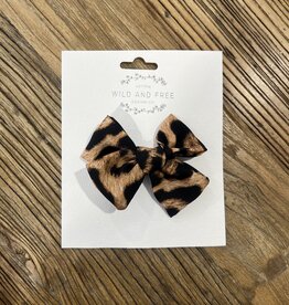 Wild and Free Design Co Leopard Printed Alligator Clip Bow