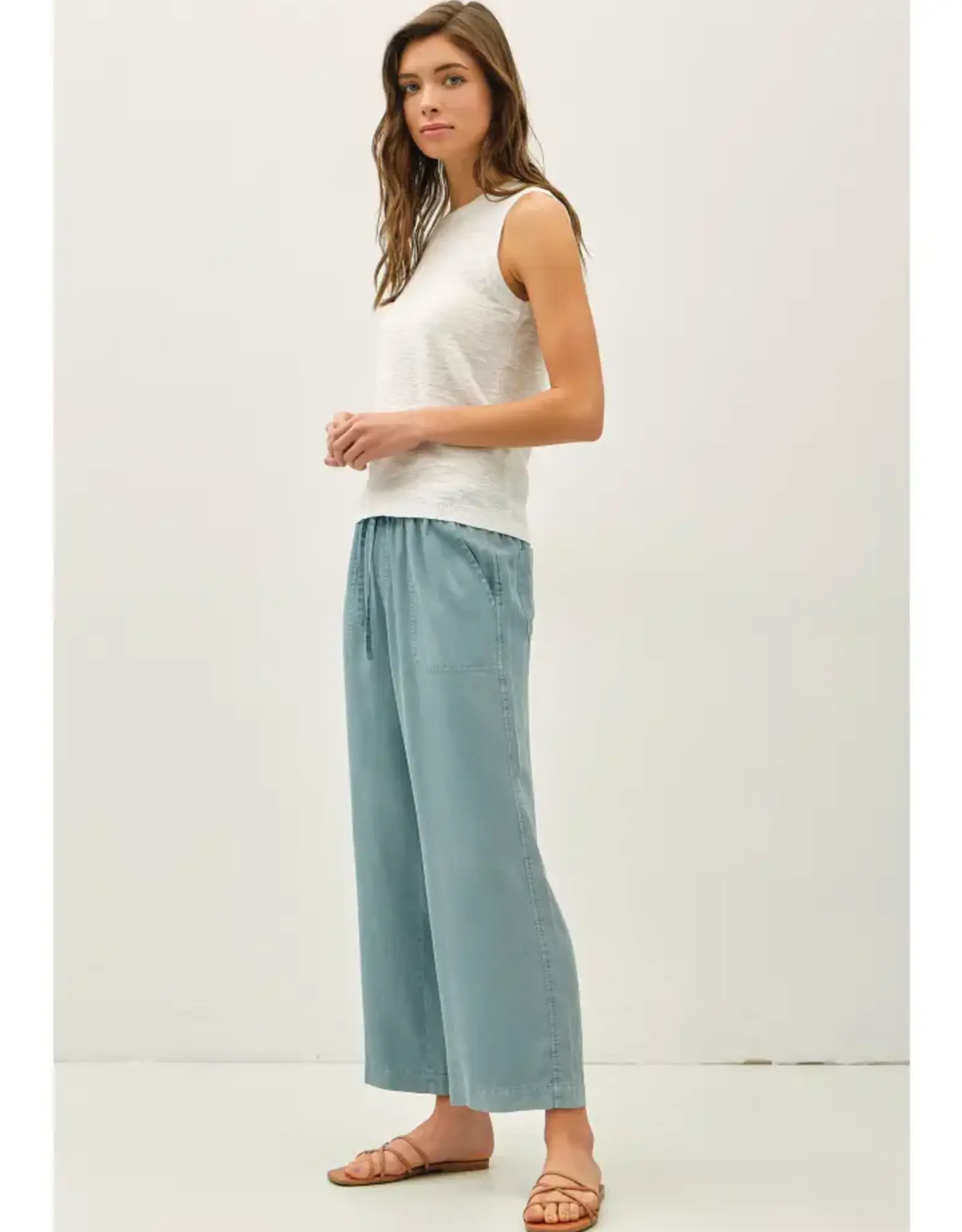 Round Neck Slub Knit Top