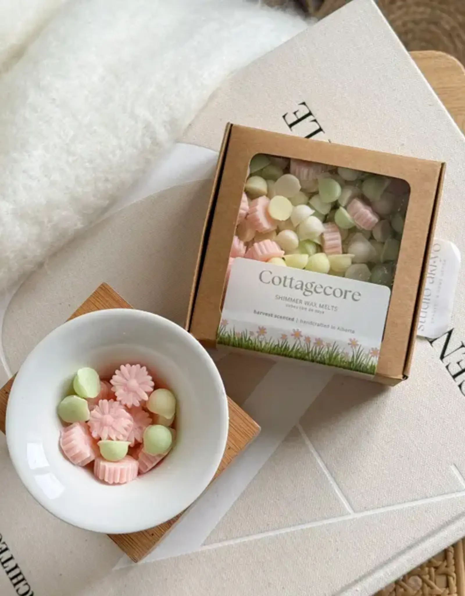 Studio Akiyo Wax Melt Scoops, Honeysuckle Cottage Core