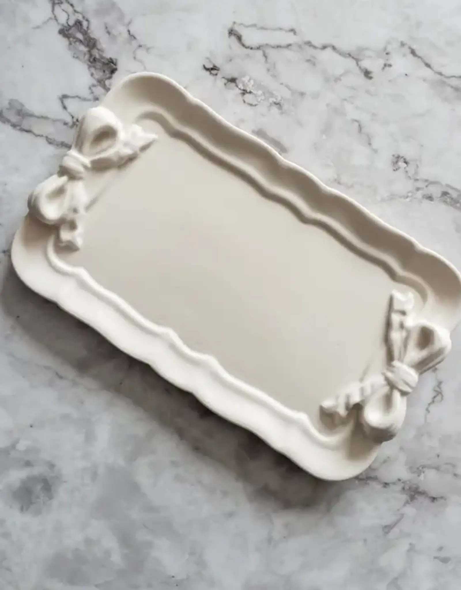 Siena Style Baroque Style Bow Tray, Blanco