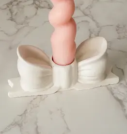 Siena Style Bow Candle Stick Holder, Blanco