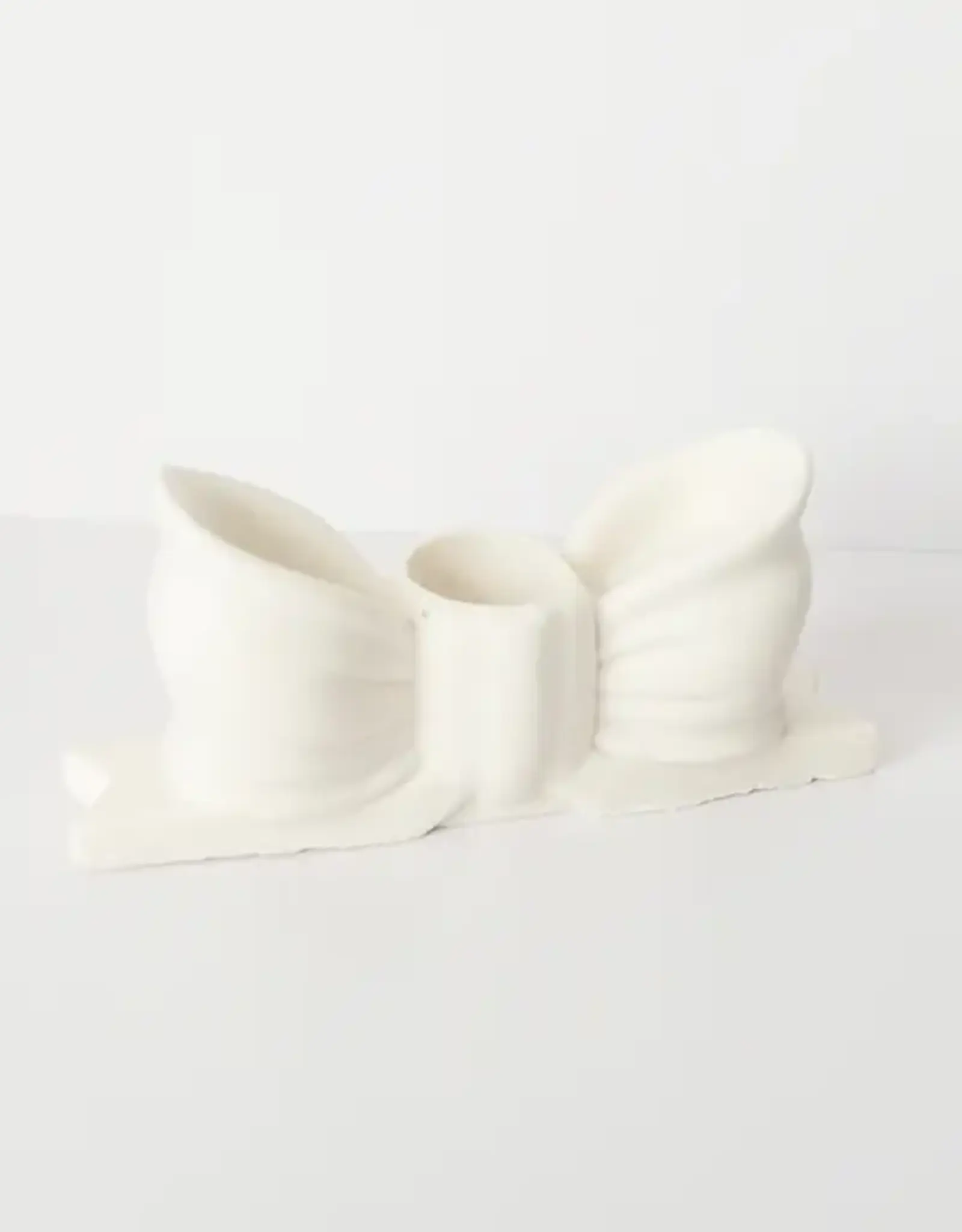 Siena Style Bow Candle Stick Holder, Blanco