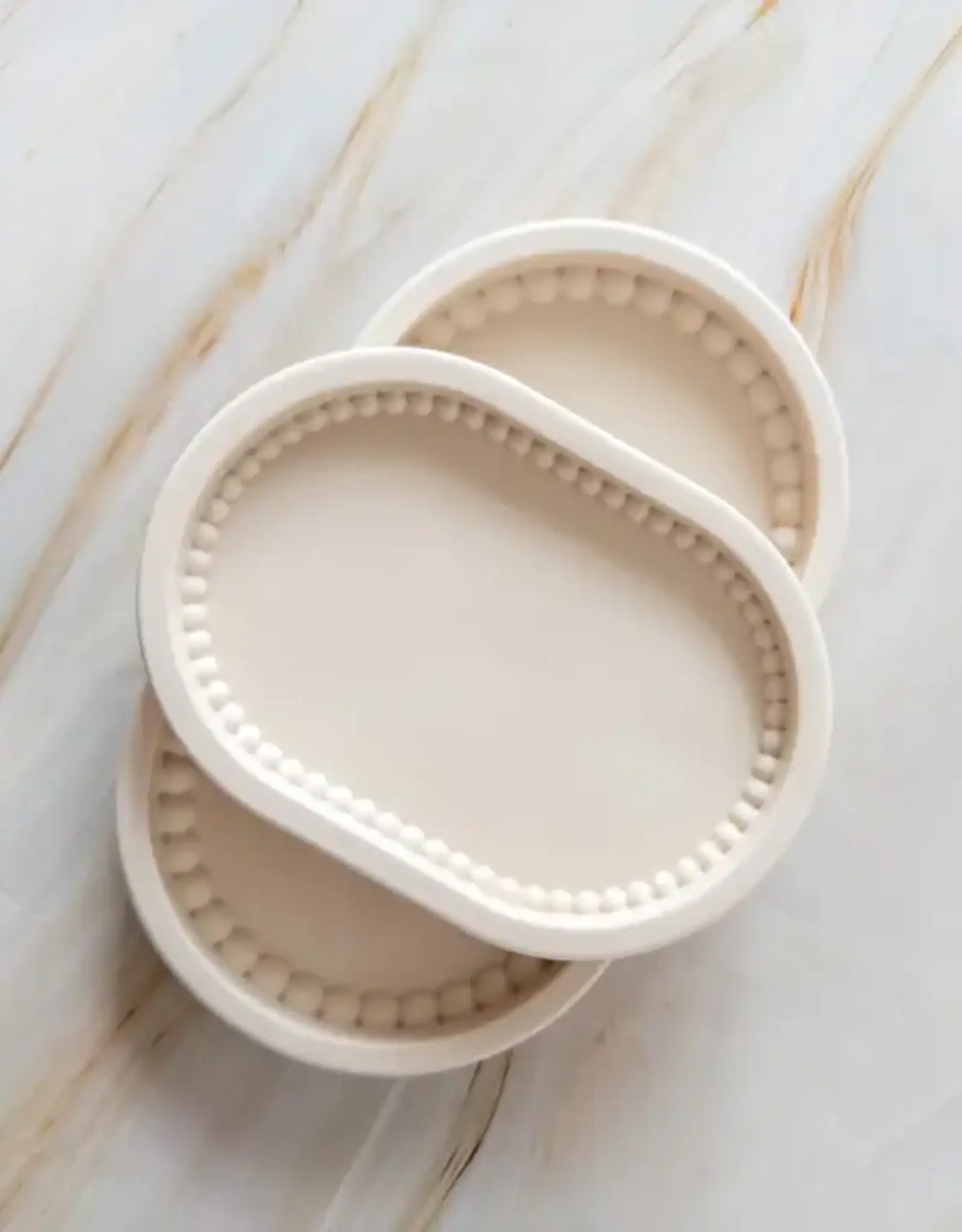 Siena Style Bubbled Edge Catchall Tray Small, Blanco