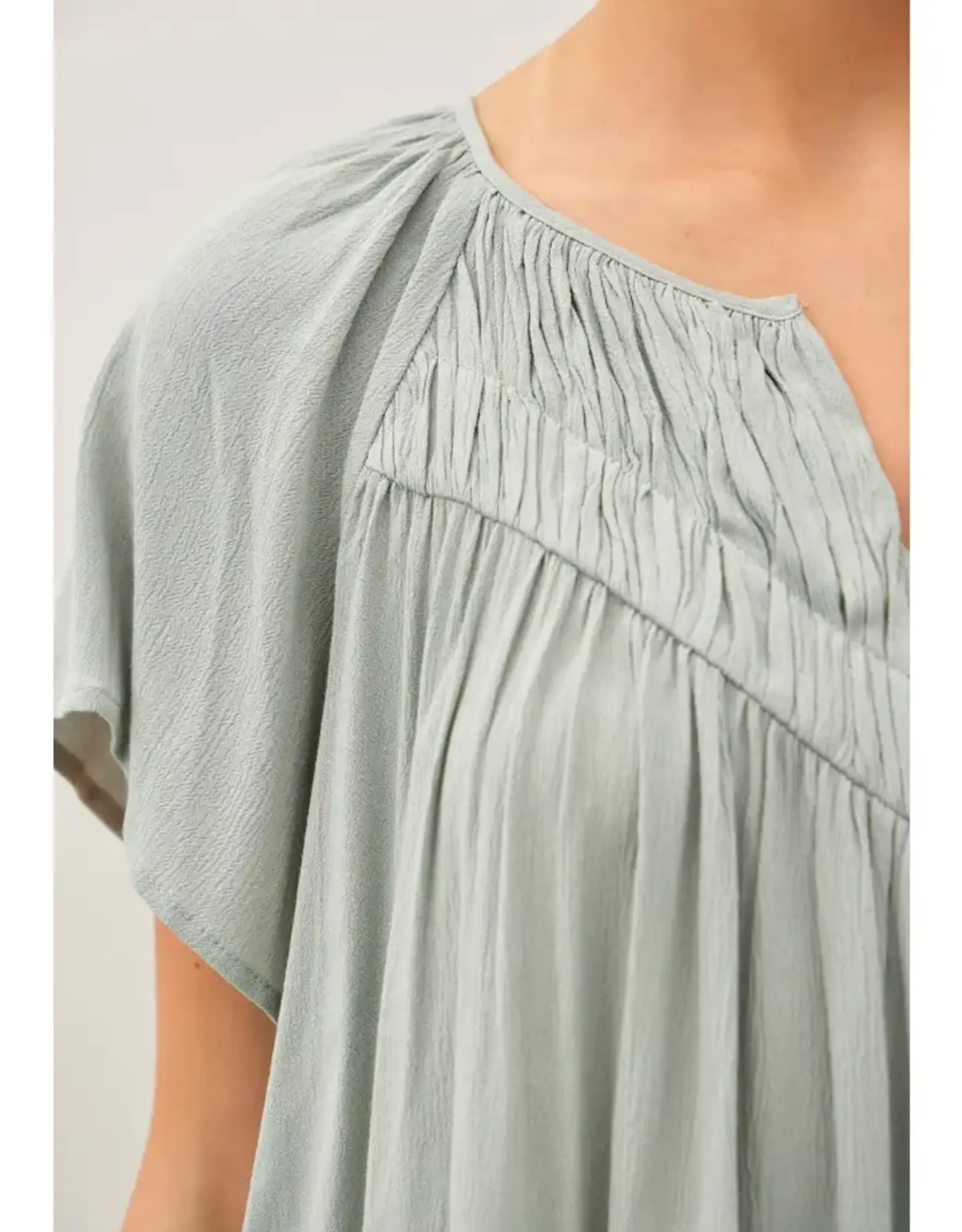 Flutter Crinkly Woven Blouse