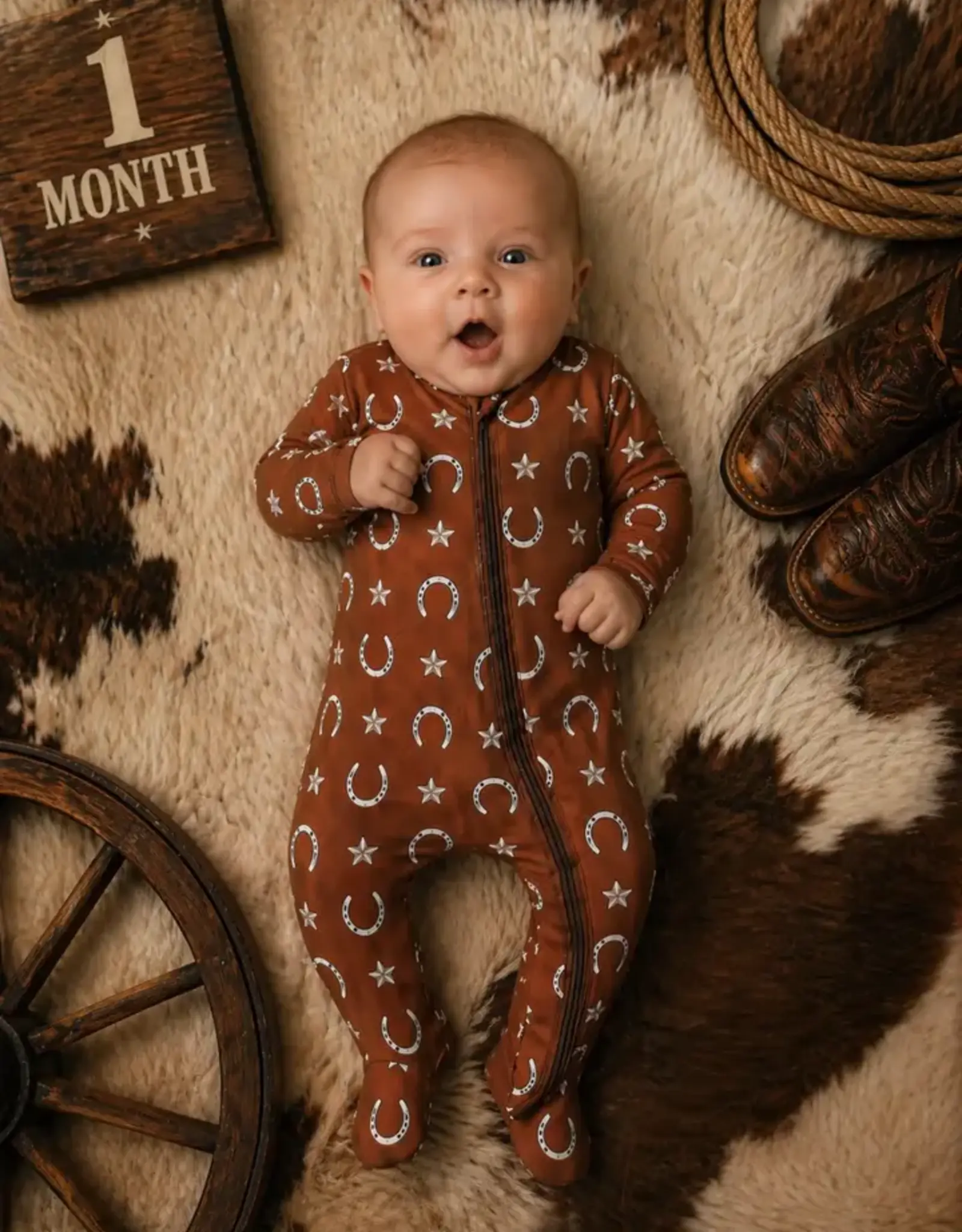 SpearmintLOVE 2-Way Zip Footie Rusty Horseshoe